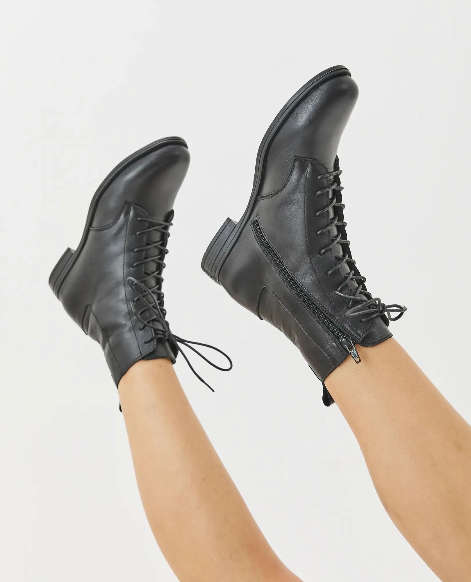 מגפוני שרוכים קלאסים דגם כנרת | מגפונים מעור לנשים - בי יוניק