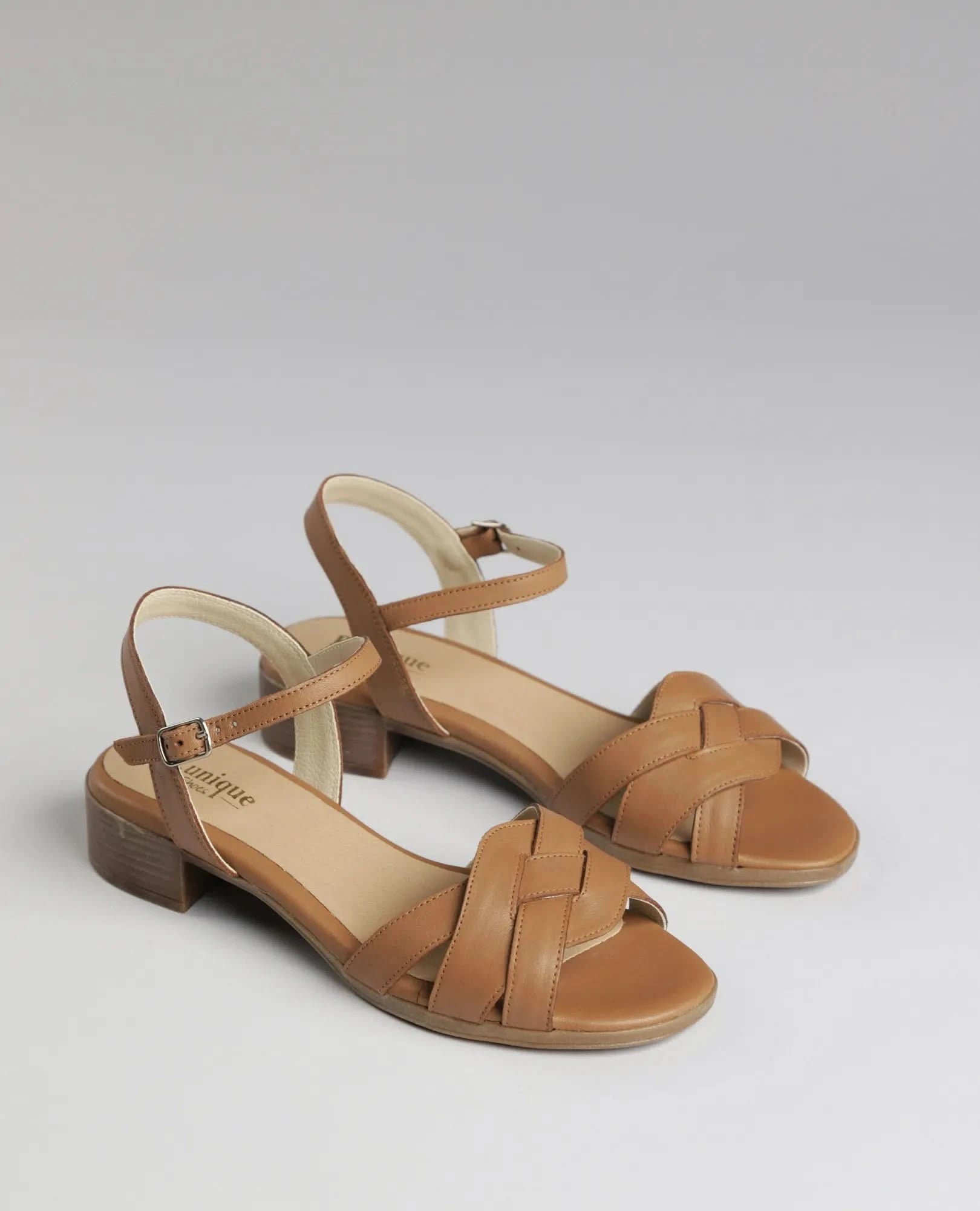 סנדלי רצועות - ויויאן - B Unique