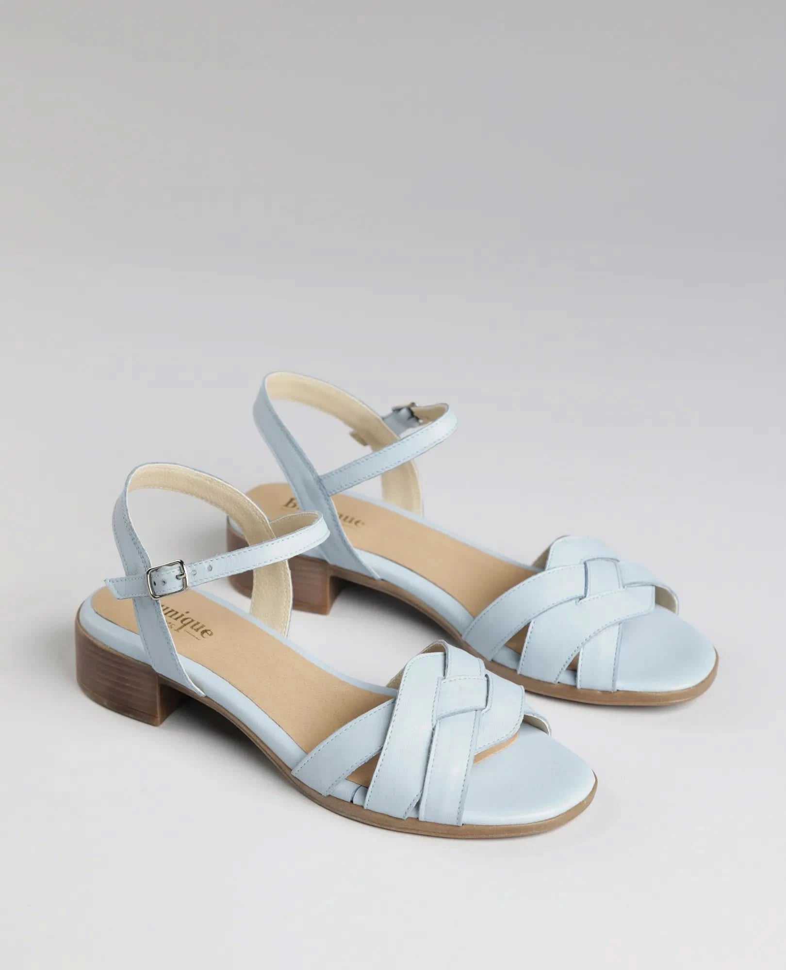 סנדלי רצועות - ויויאן - B Unique