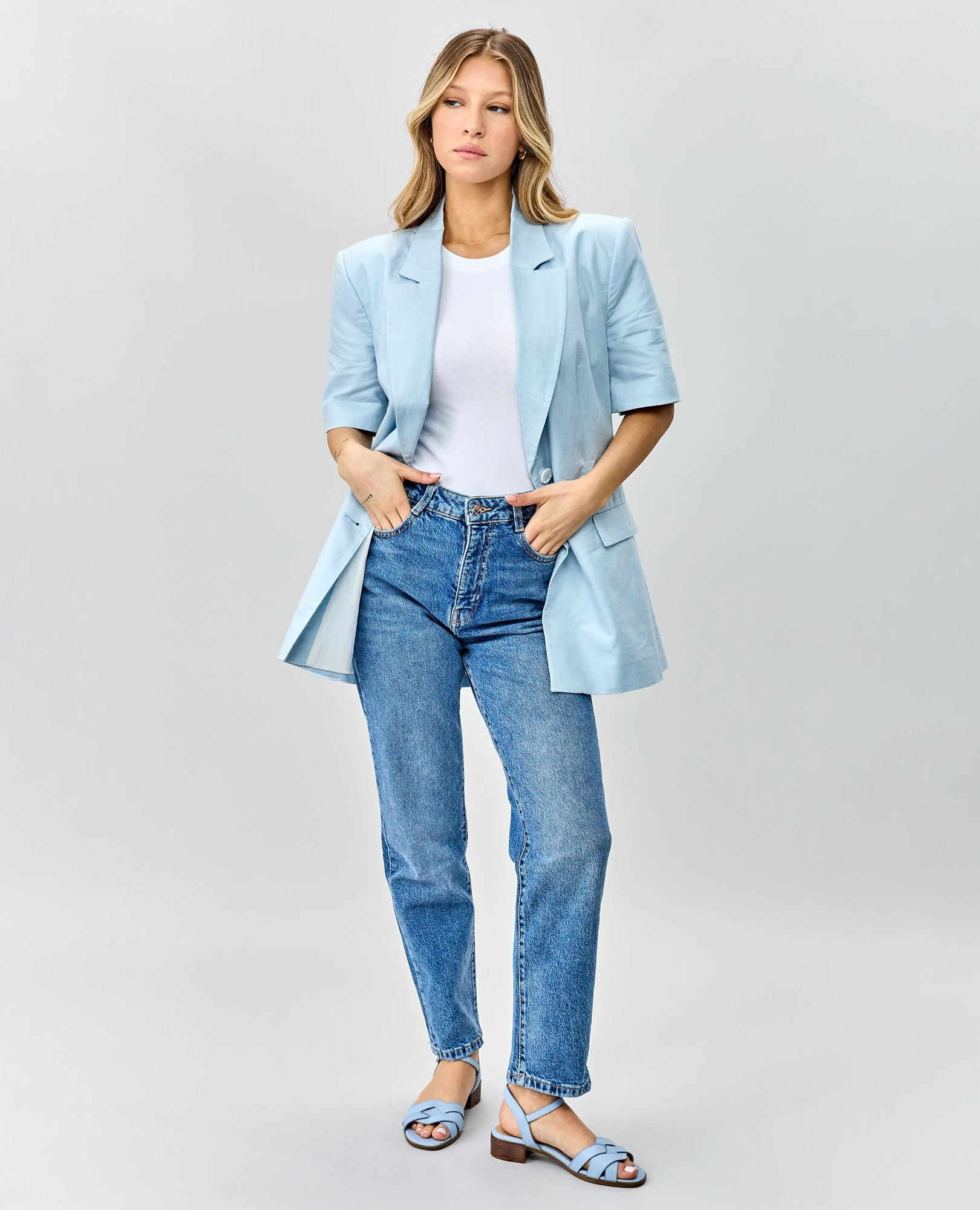 סנדלי רצועות - ויויאן - B Unique