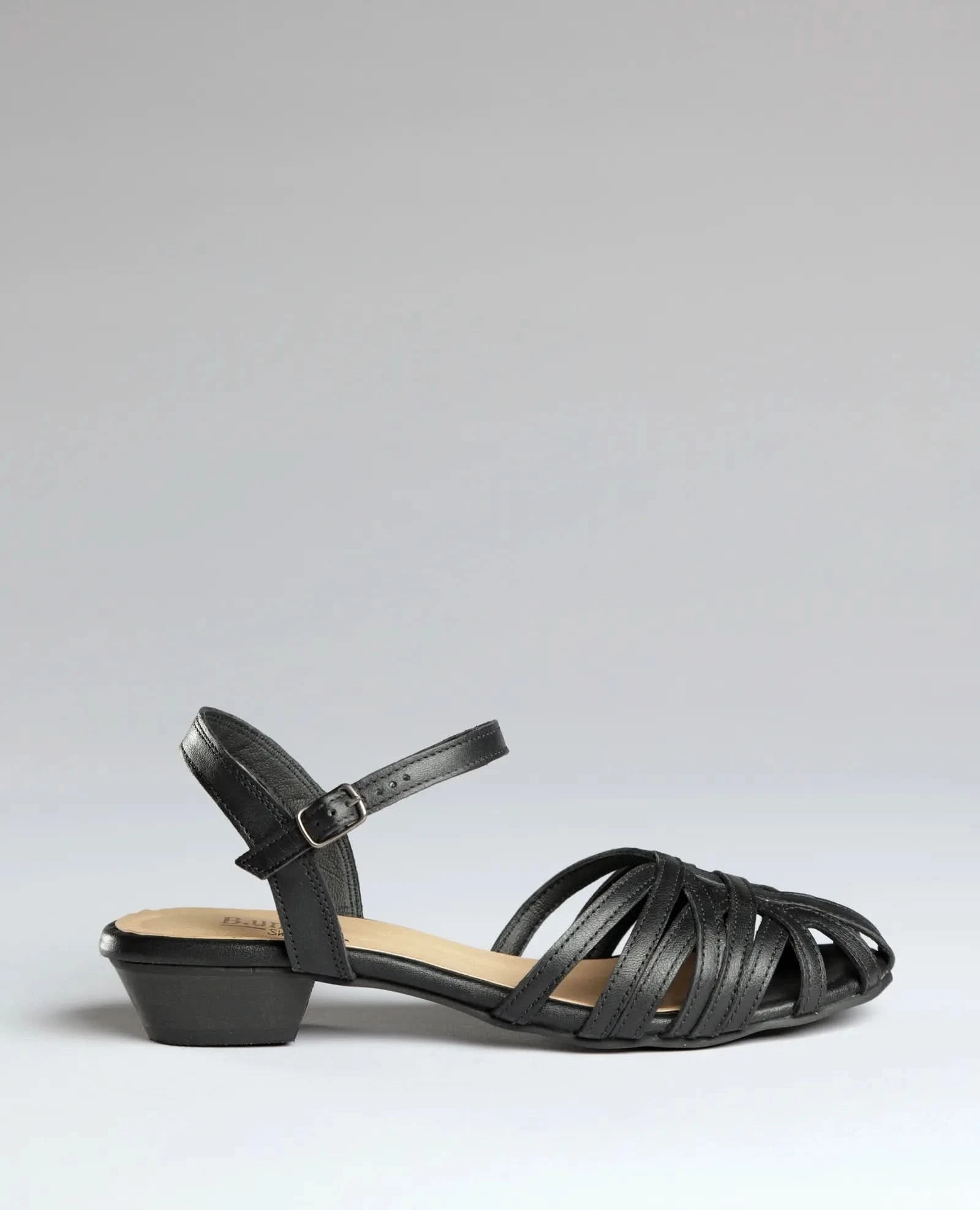 סנדלים סגורים - יארה - B Unique