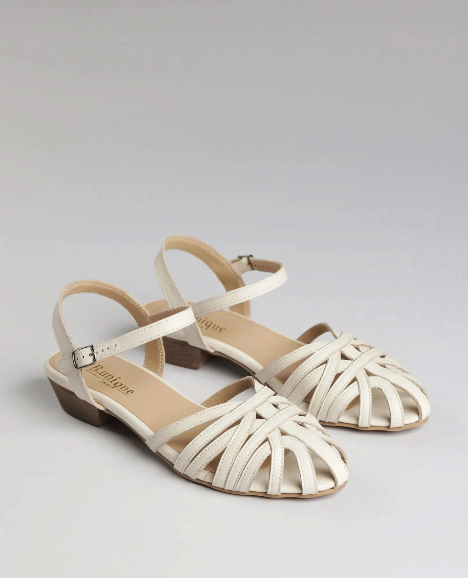 סנדלים סגורים - יארה - B Unique