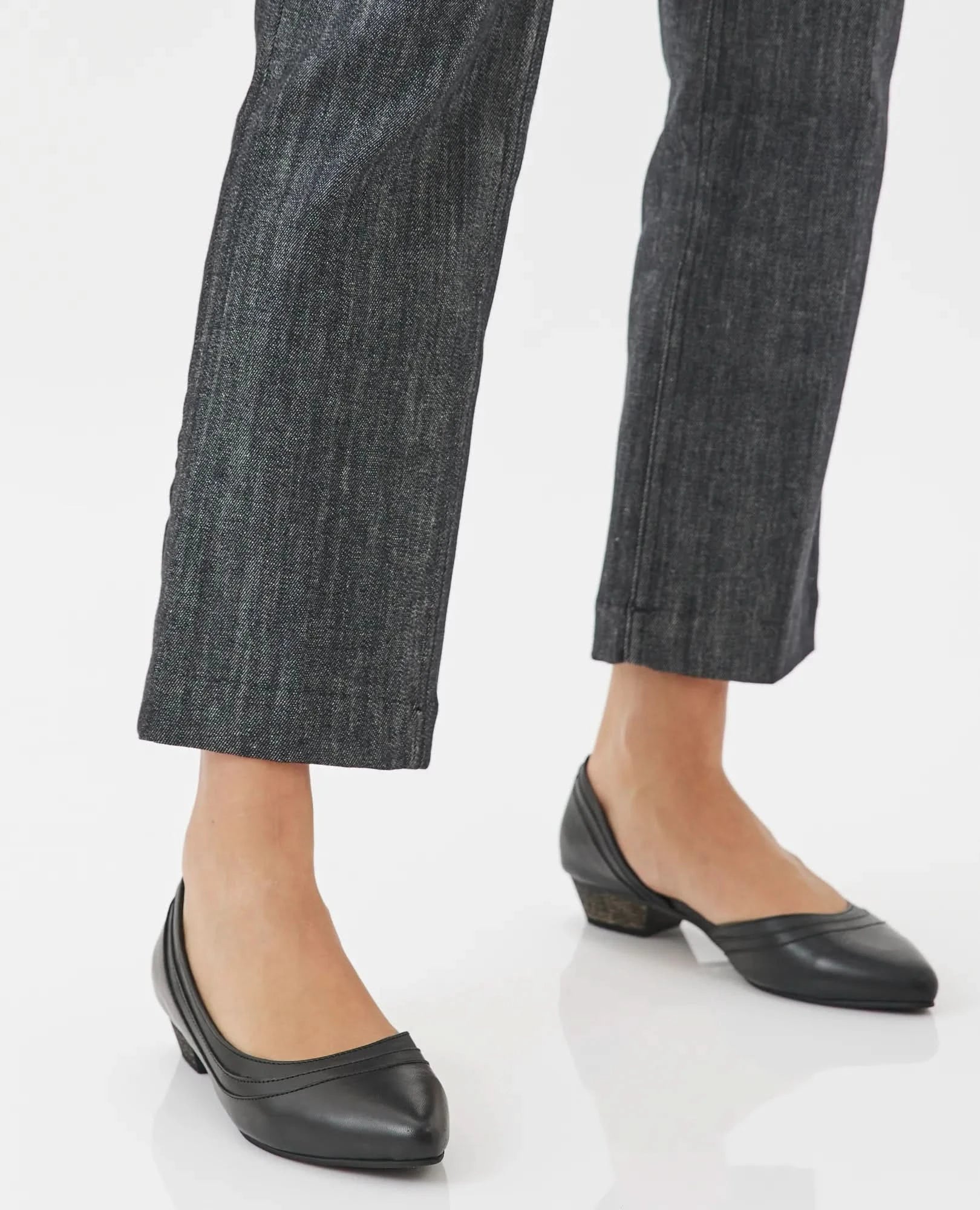 נעלי סירה אלגנטיות עם עקב נמוך דגם מלאני- באתר ובחנויות בי יוניק