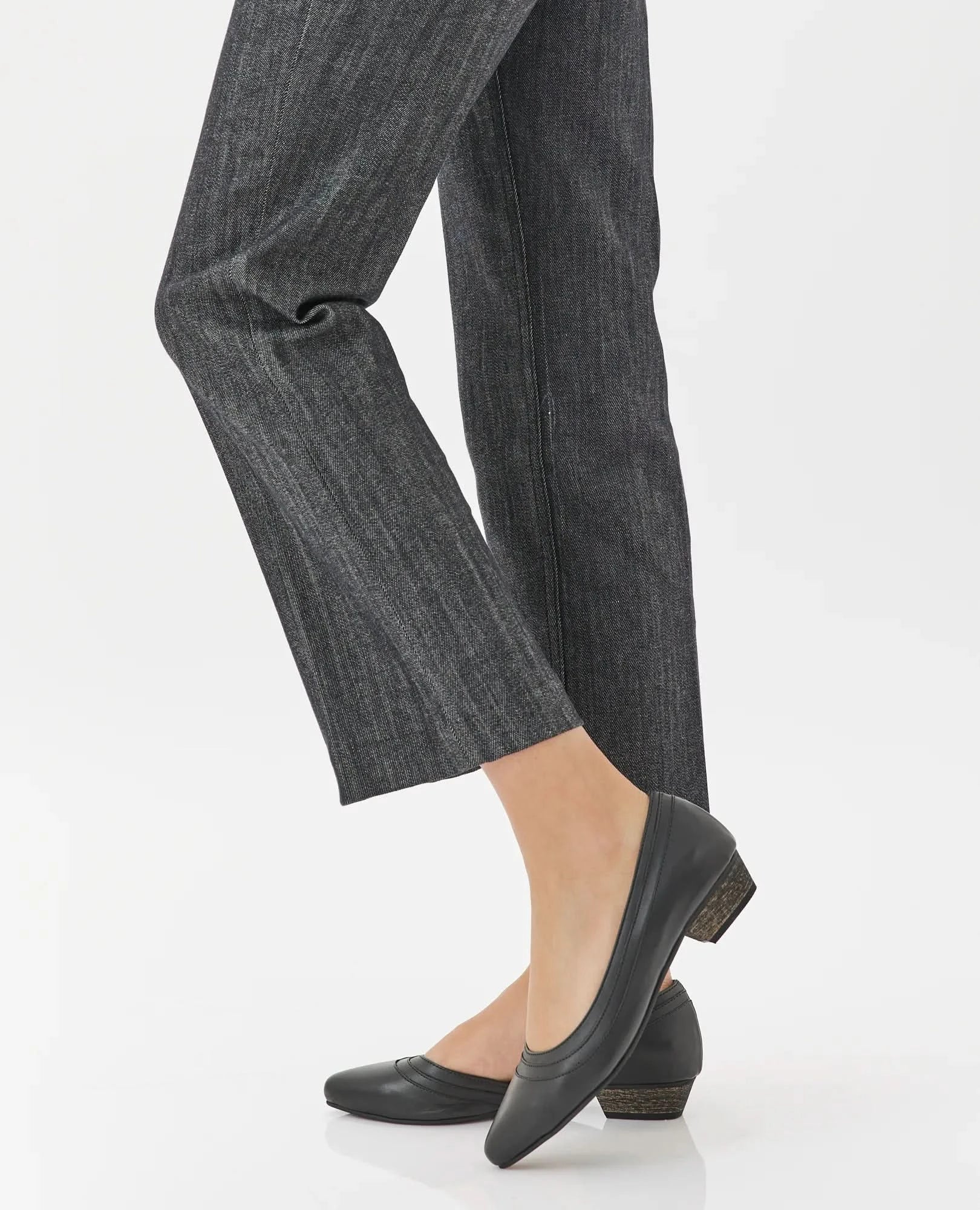 נעלי סירה אלגנטיות עם עקב נמוך דגם מלאני- באתר ובחנויות בי יוניק