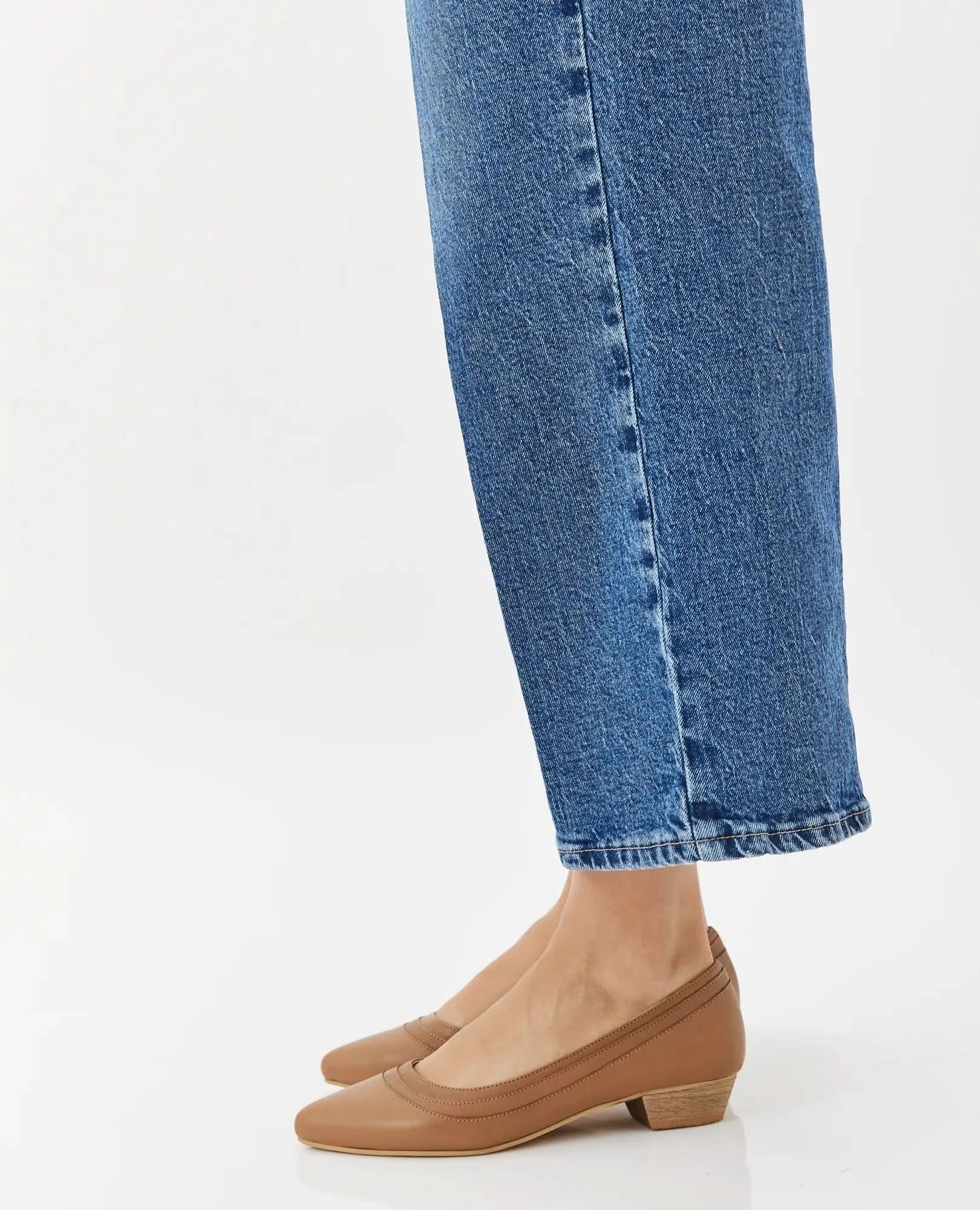 נעלי סירה אלגנטיות עם עקב נמוך דגם מלאני- באתר ובחנויות בי יוניק