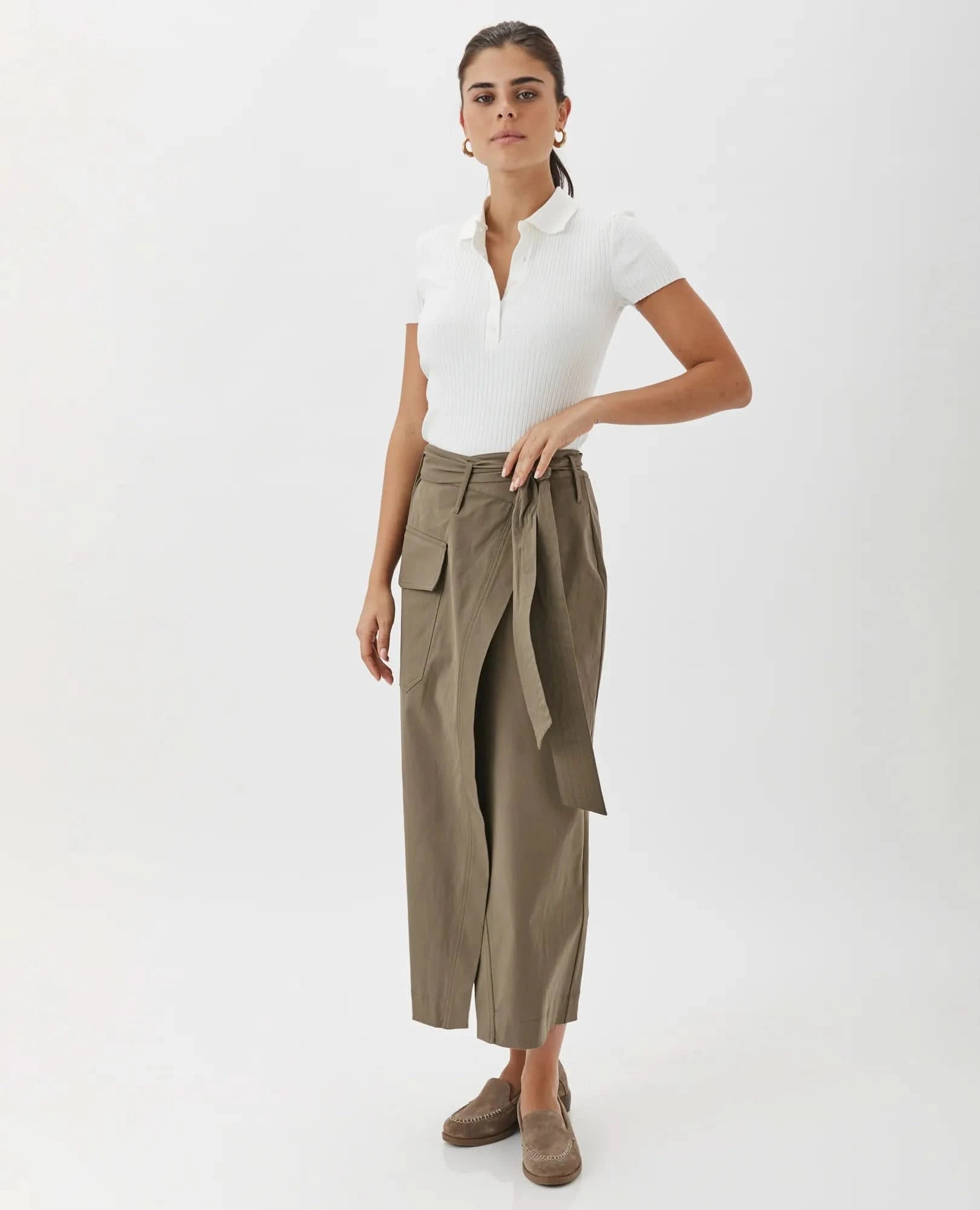 נעלי מוקסין קלאסיות לנשים מעור זמש איכותי דגם סנדרה | בי יוניק