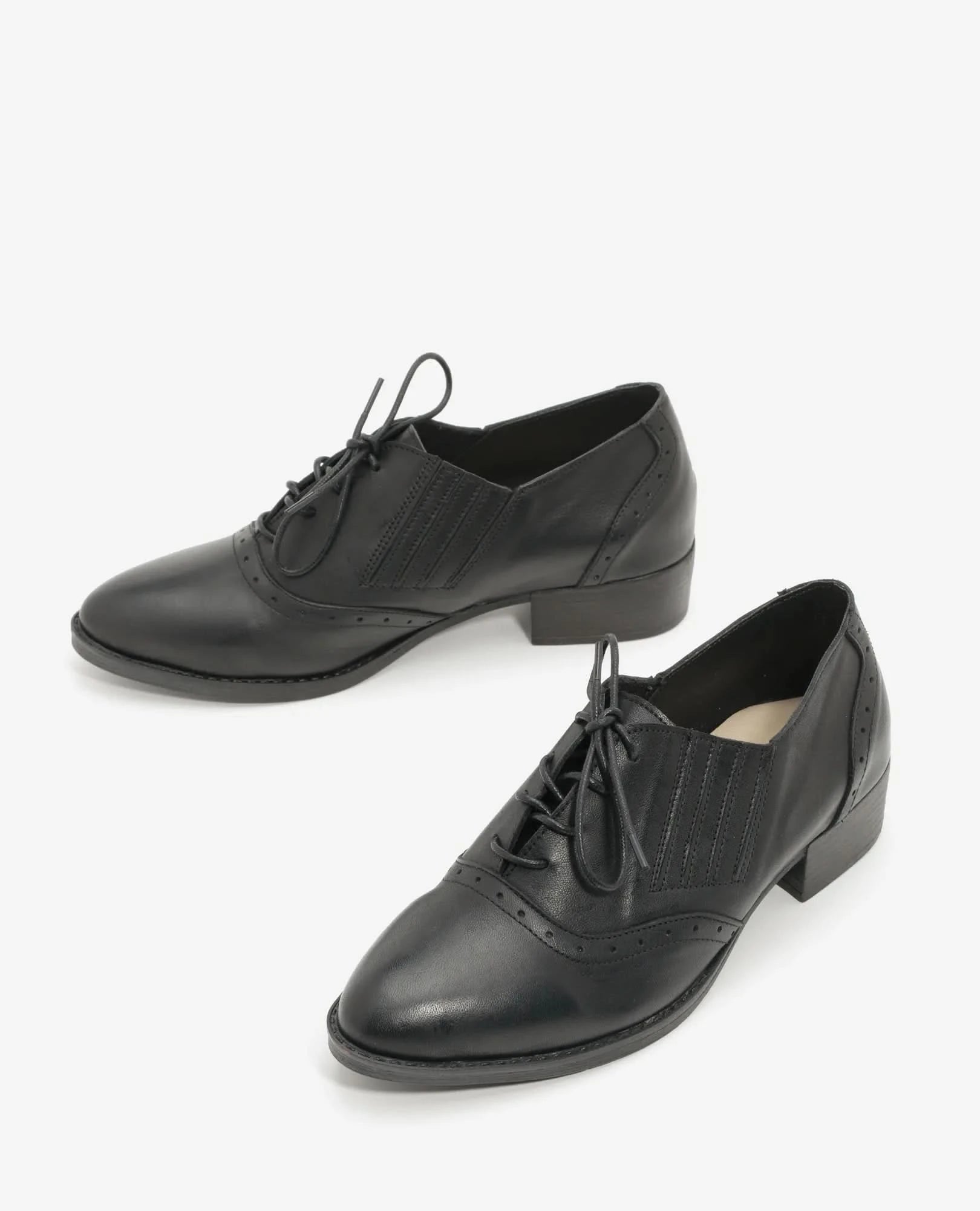 נעלי עור קלאסיות דגם רוית | נעלי נשים בחנויות ובאתר בי יוניק