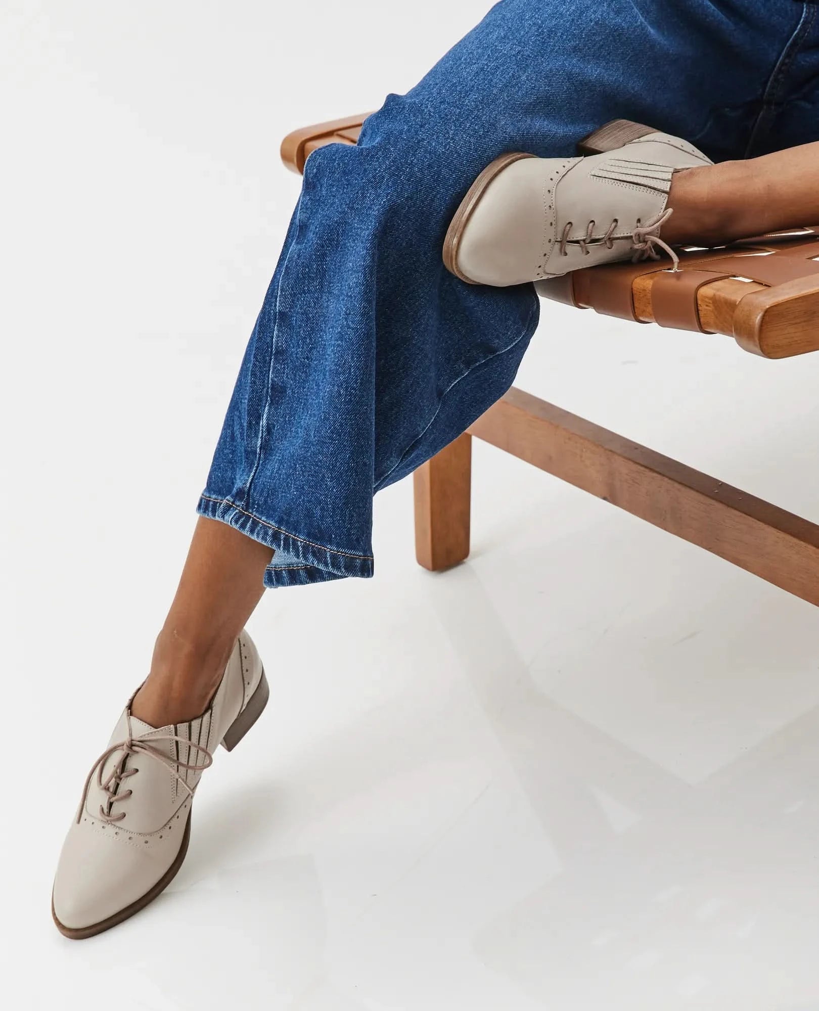 נעלי עור קלאסיות דגם רוית | נעלי נשים בחנויות ובאתר בי יוניק