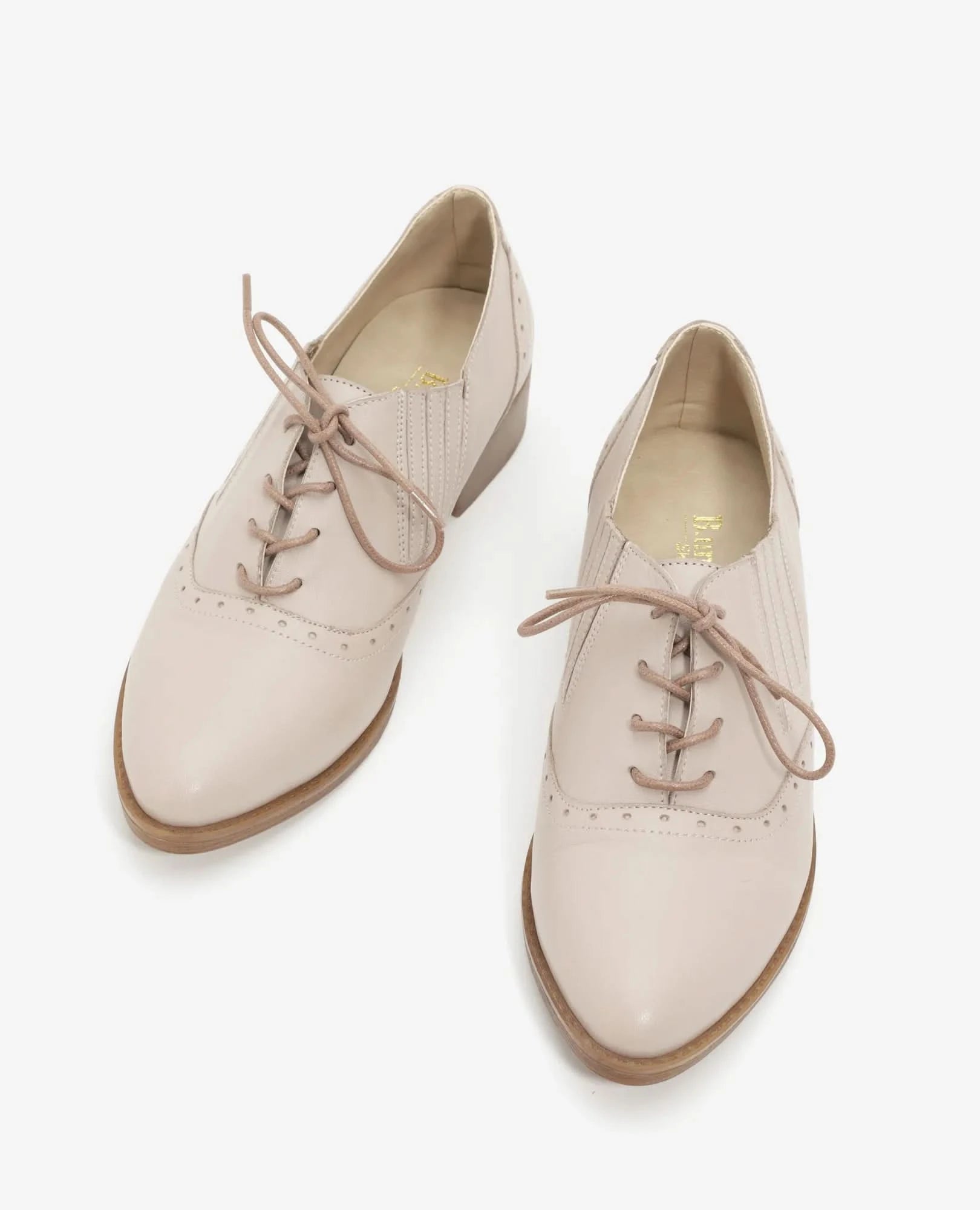 נעלי עור קלאסיות דגם רוית | נעלי נשים בחנויות ובאתר בי יוניק