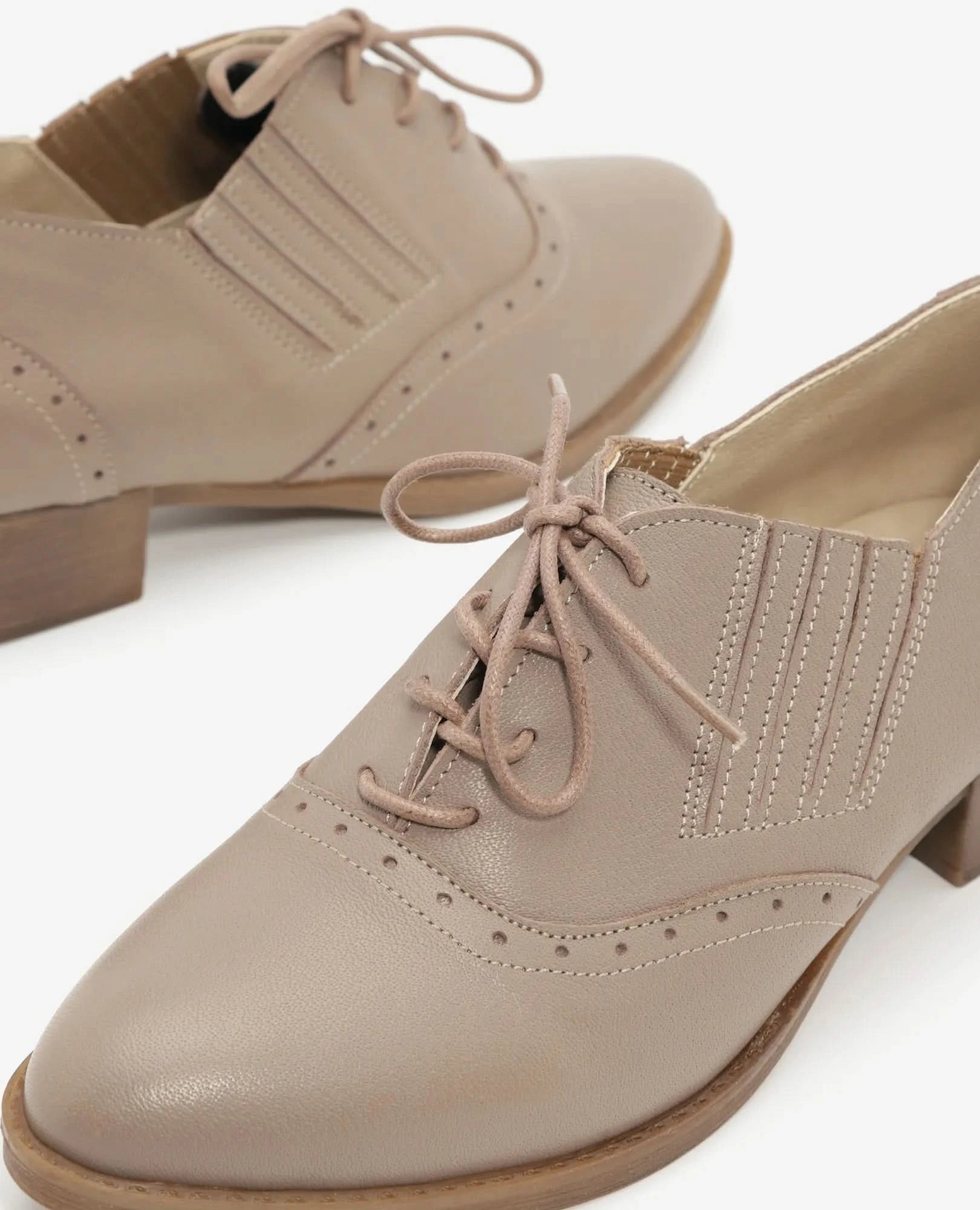 נעלי עור קלאסיות דגם רוית | נעלי נשים בחנויות ובאתר בי יוניק