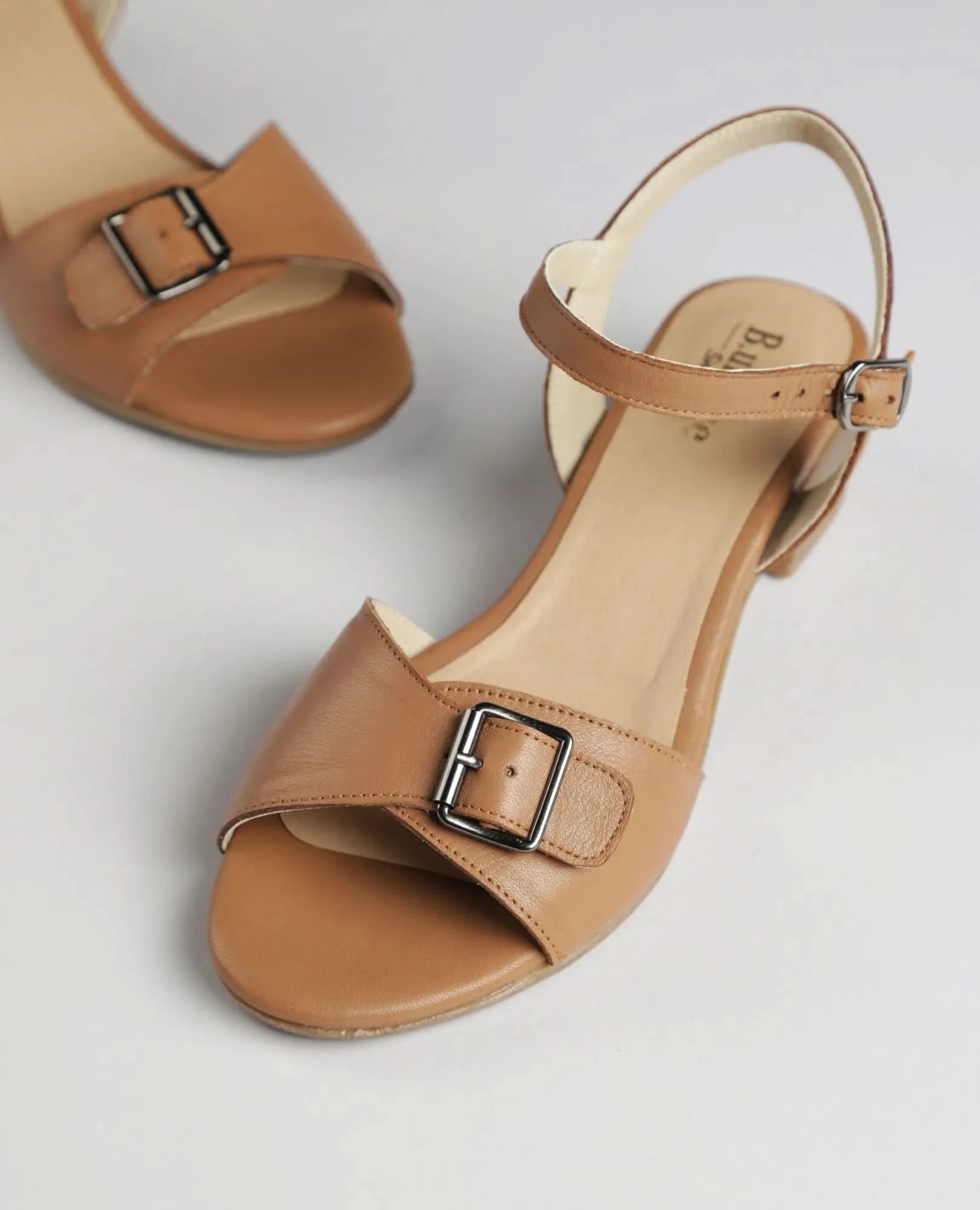 סנדלים קלאסיים - ג'וליאן - B Unique