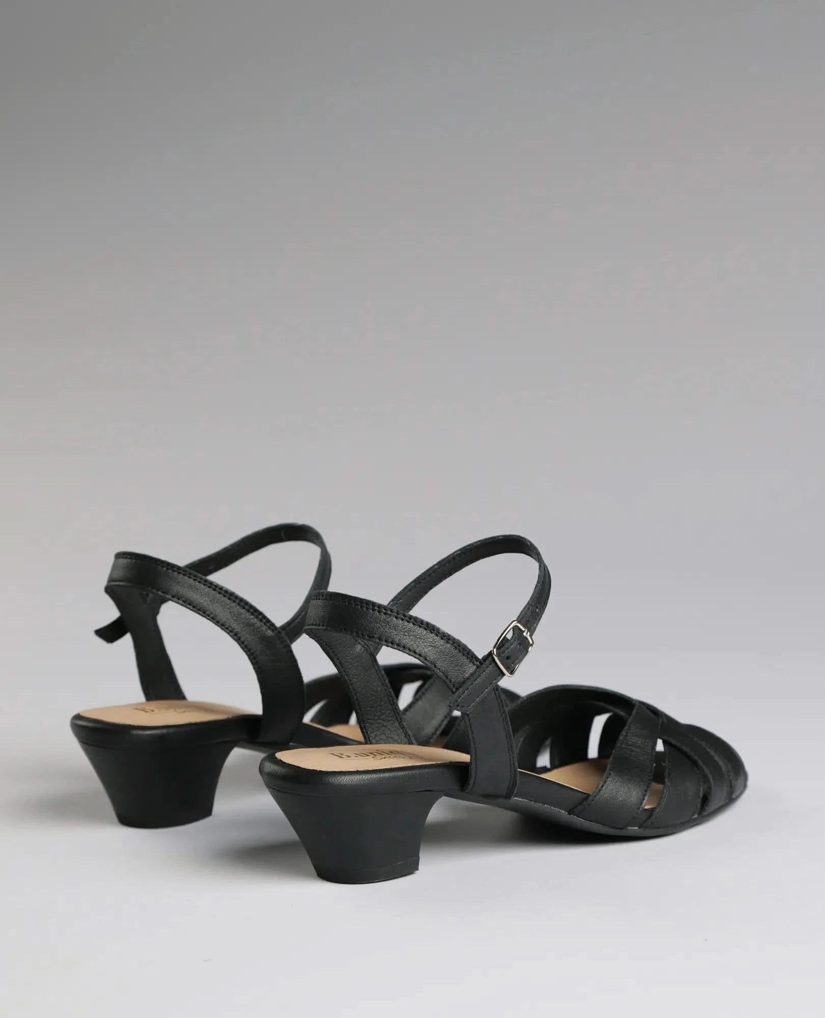סנדלי רצועות - ברברה - B Unique