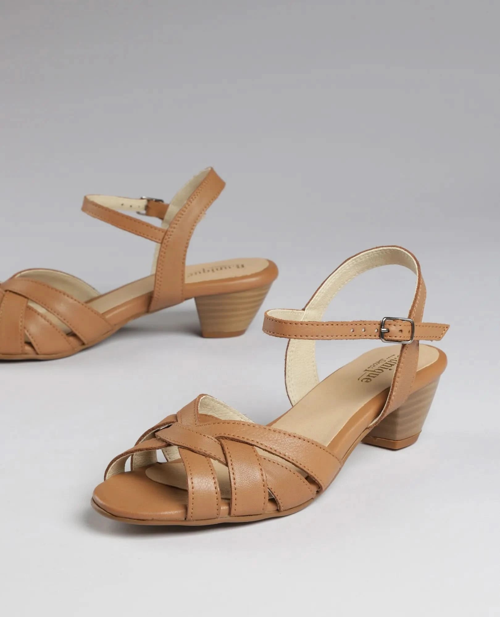 סנדלי רצועות - ברברה - B Unique - סנדלים