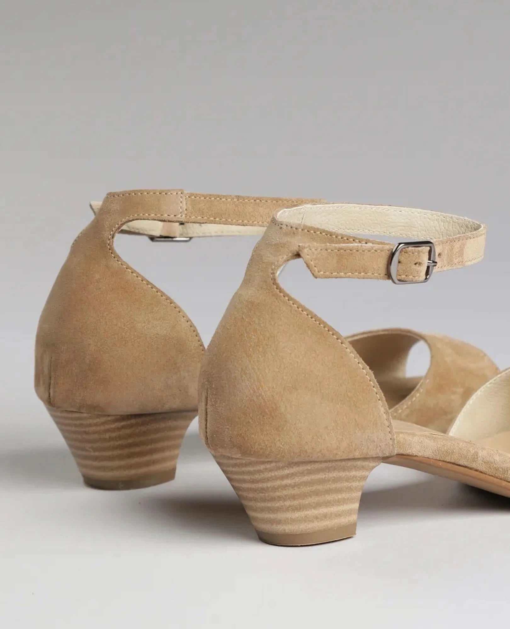 סנדלי עקב נמוך - ברוניקה - B Unique