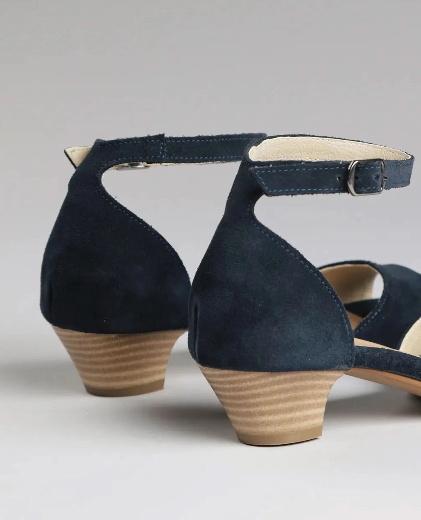 סנדלי עקב נמוך - ברוניקה - B Unique