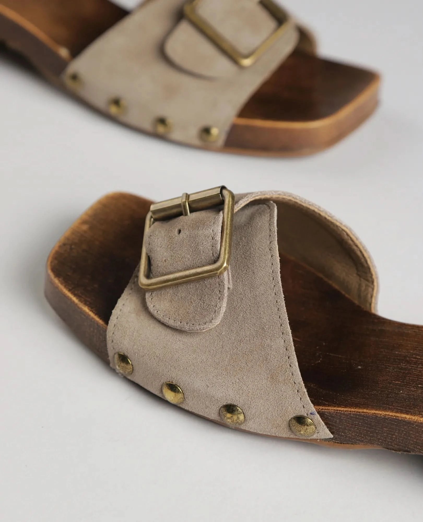 כפכפי נשים - קורנליה - B Unique