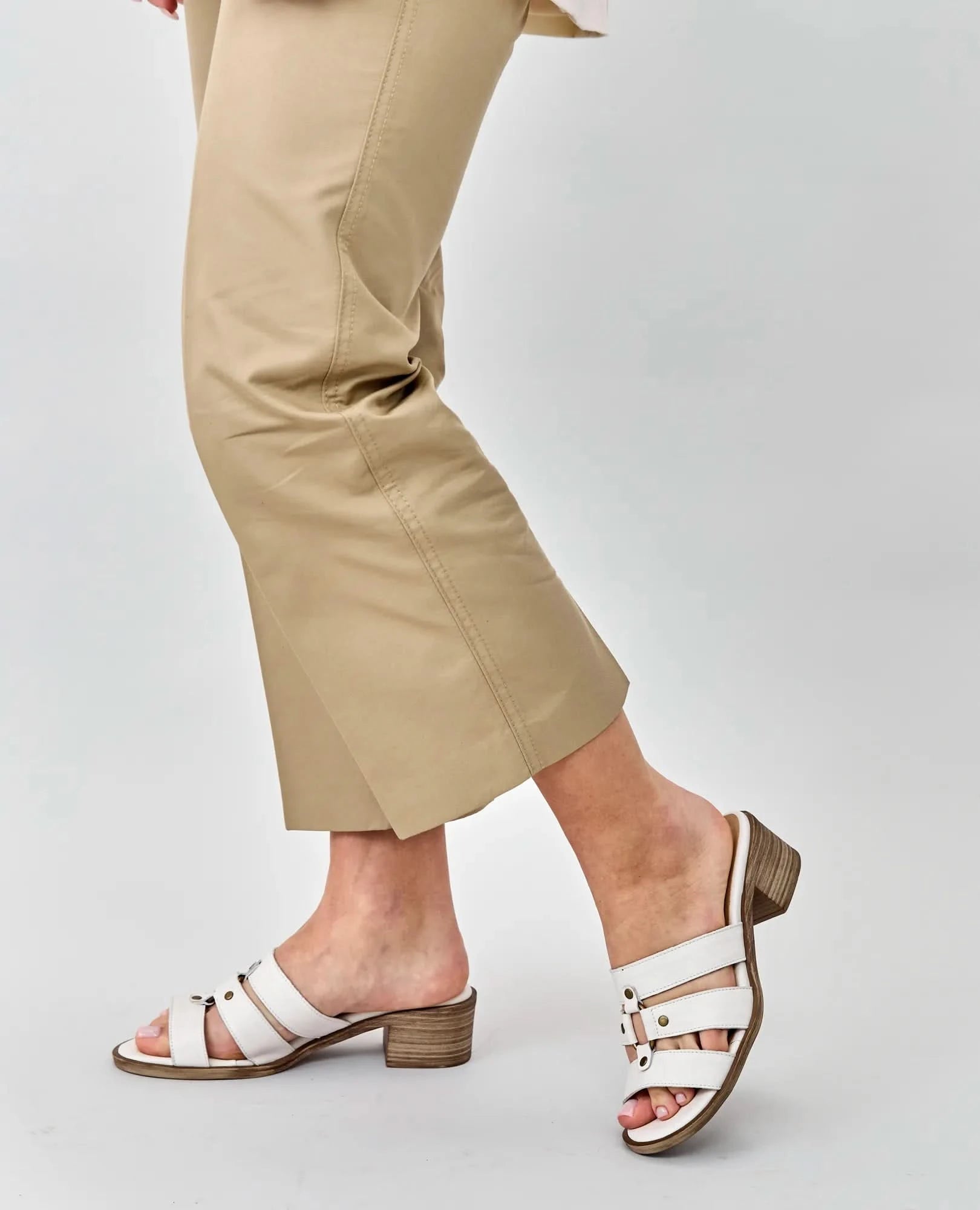 כפכפי עקב - ויולט - B Unique