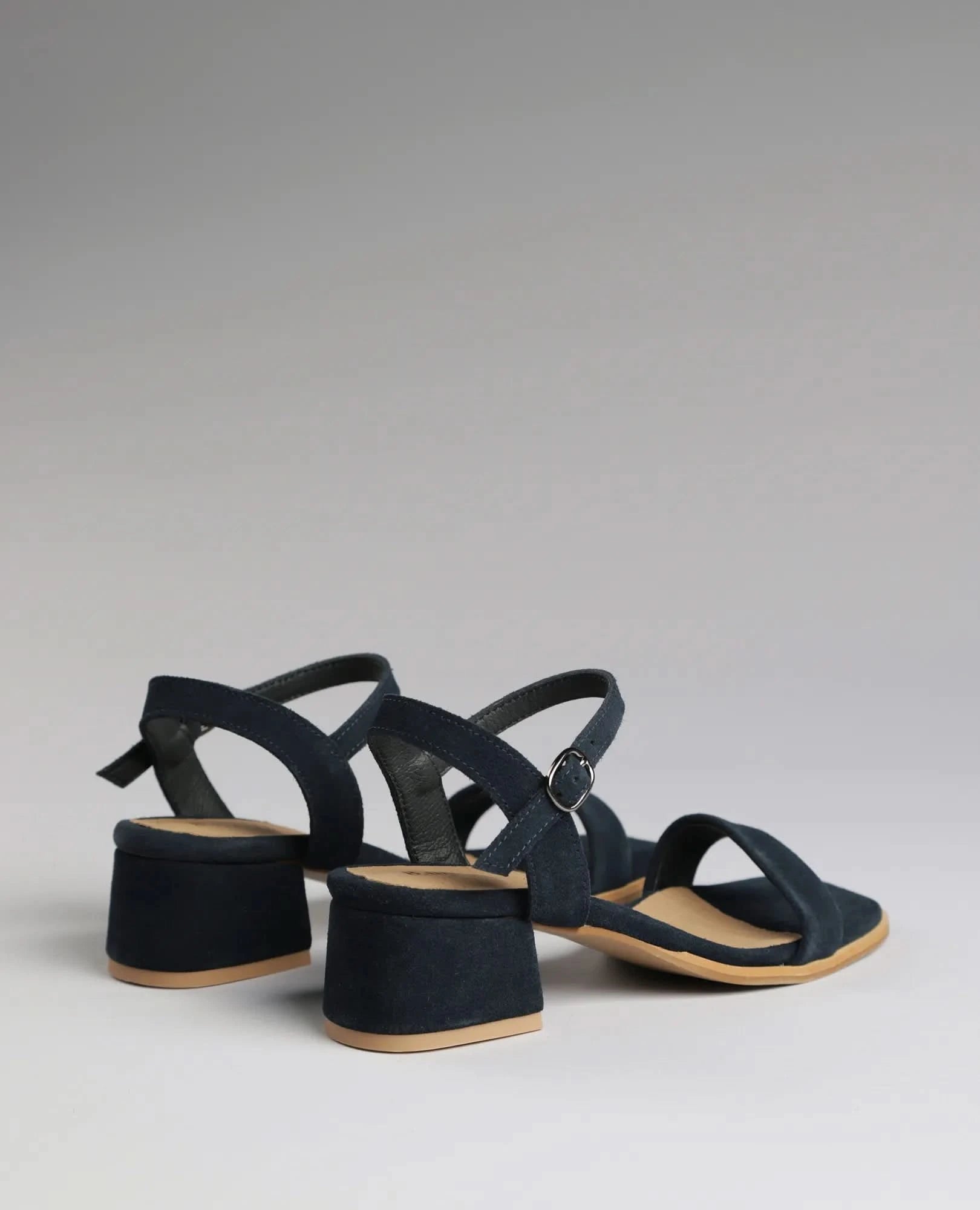 סנדלי עקב - רות - B Unique