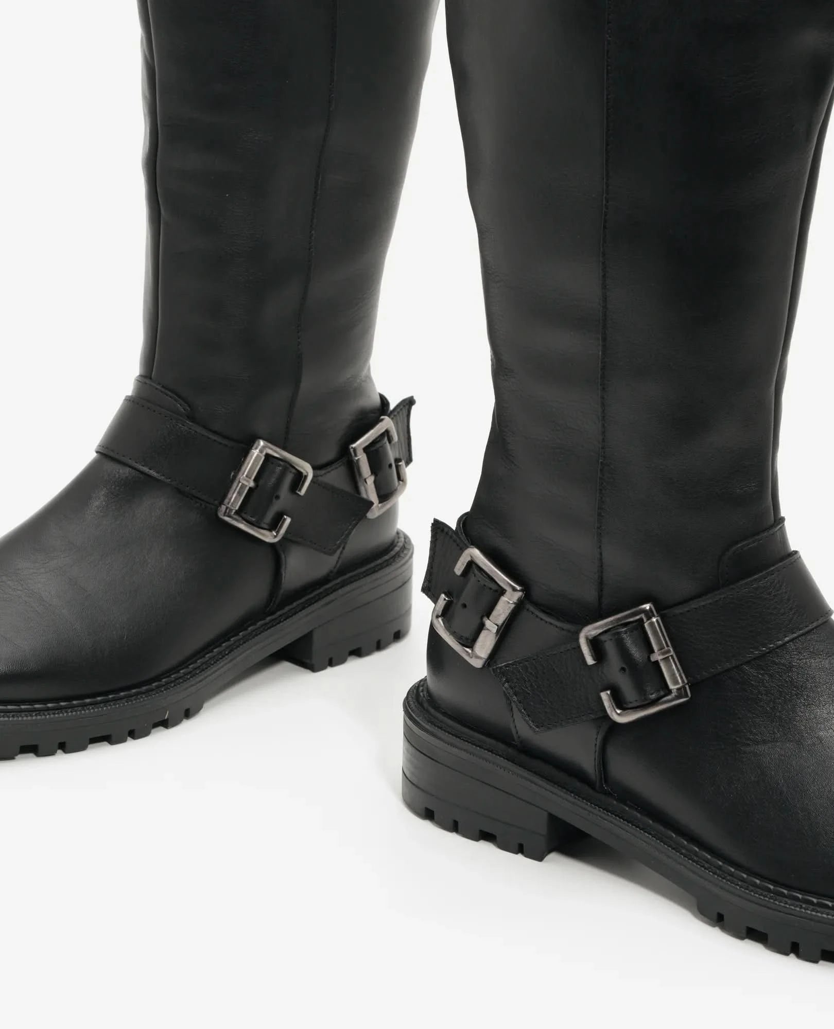 מגפי עור עם רצועות ואבזמים דגם ג'ון | מגפיים מעור לנשים בי יוניק