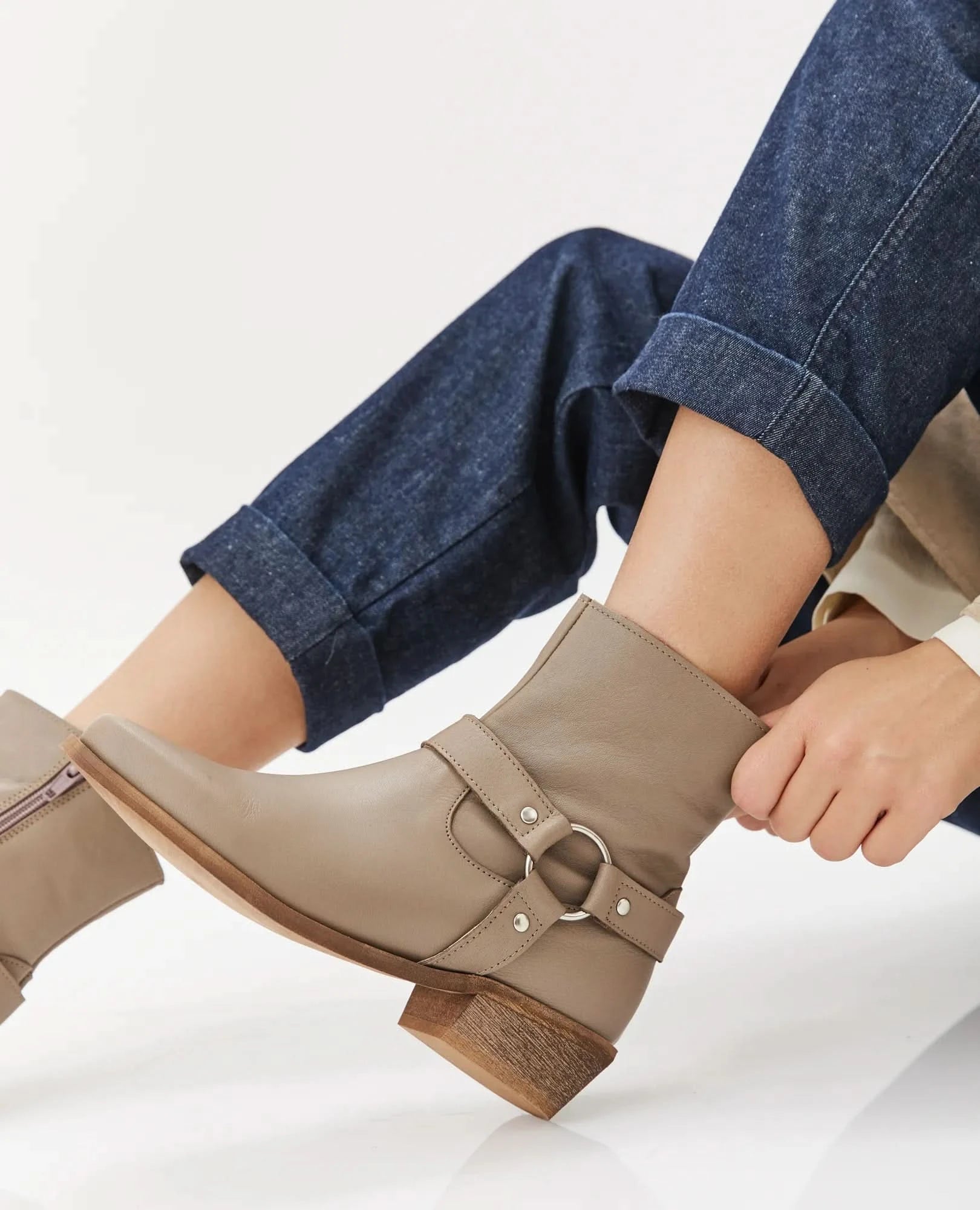 מגפוני עור איכותי בסגנון בוקרים דגם אופל- מגפונים לנשים בי יוניק