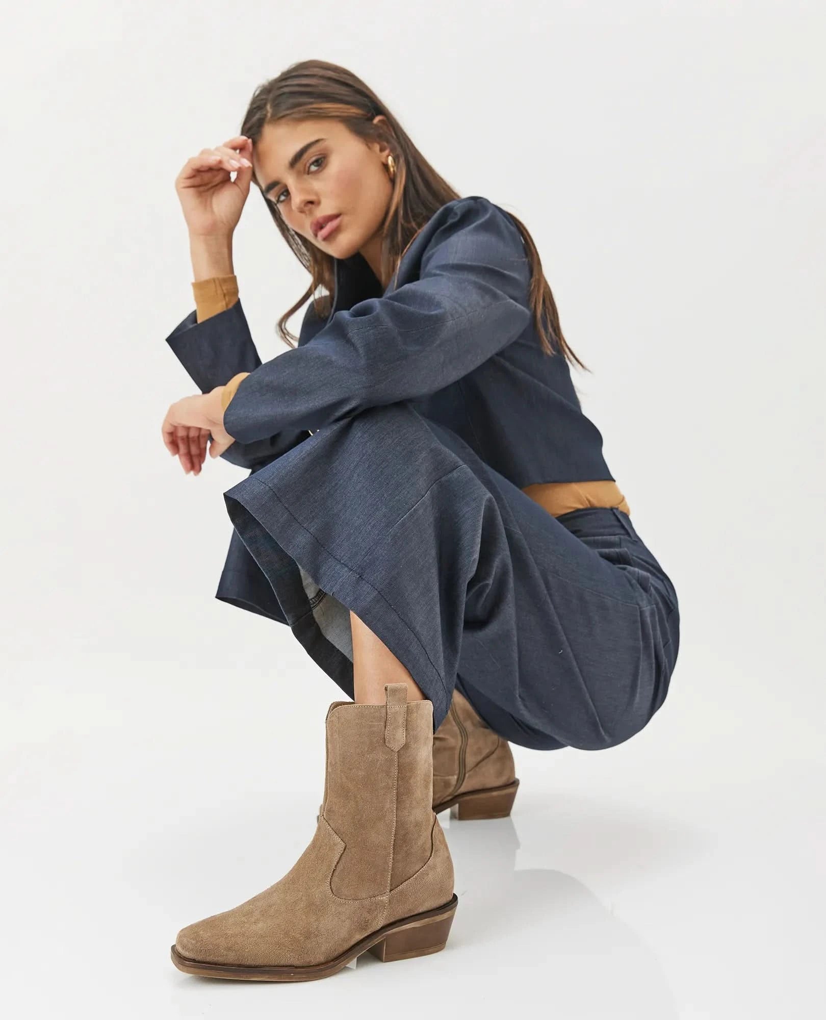 מגפוני בוקרים מעור בשילוב זמש- דגם תבור- בחנויות ובאתר בי יוניק