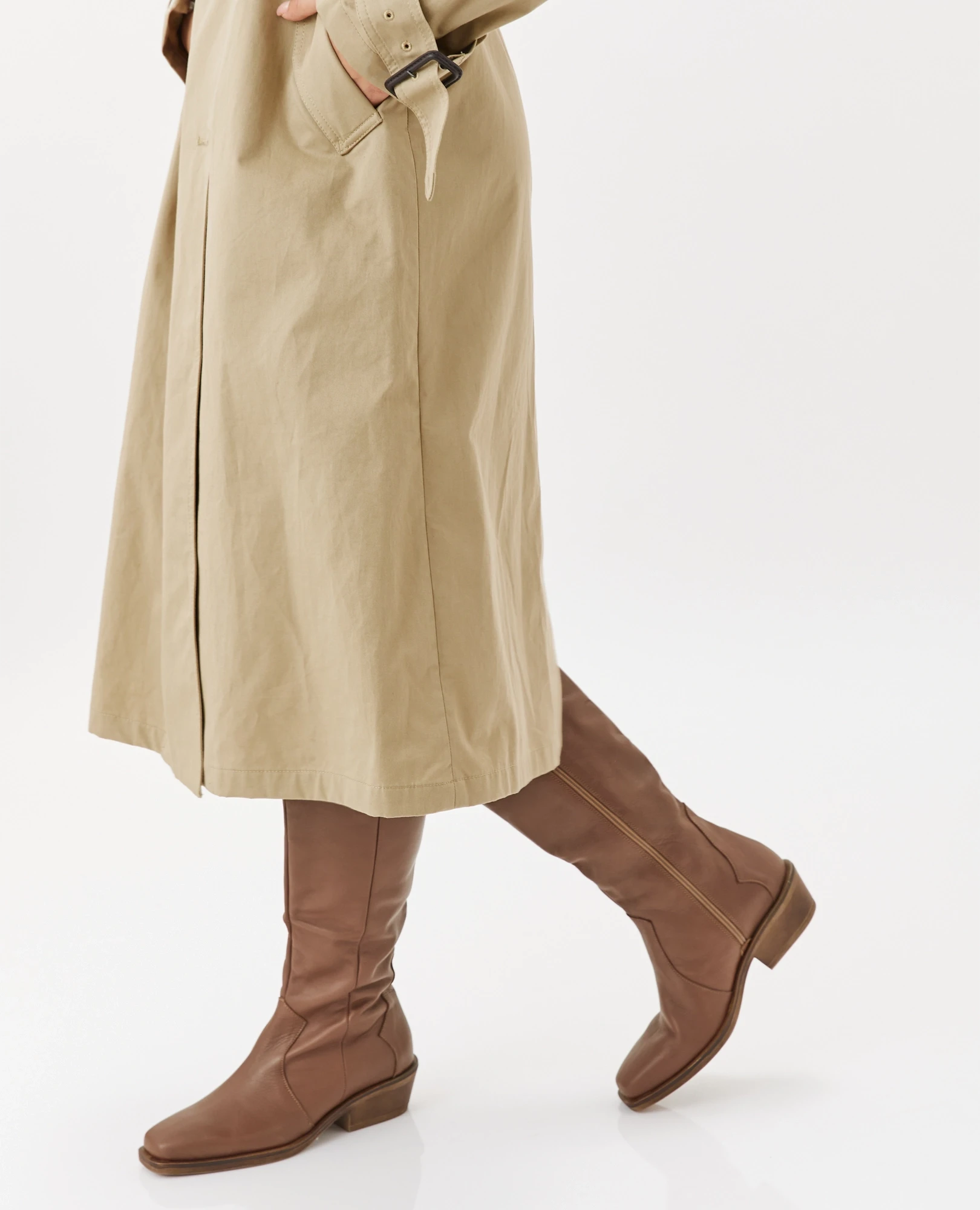 מגפי עור בעיצוב בוקרים קלאסי דגם יסמין | מגפיים לנשים בי יוניק