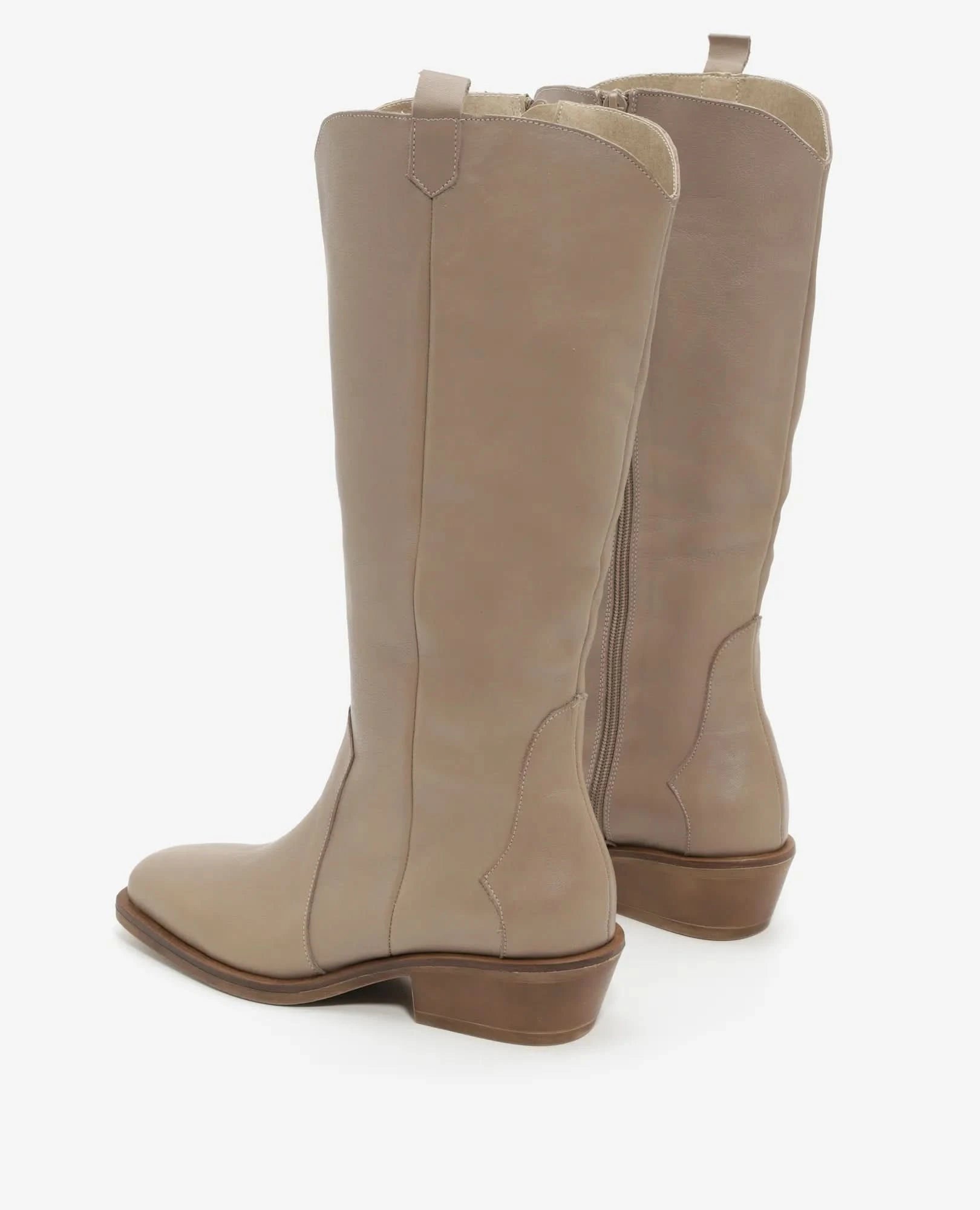 מגפי עור בעיצוב בוקרים קלאסי דגם יסמין | מגפיים לנשים בי יוניק