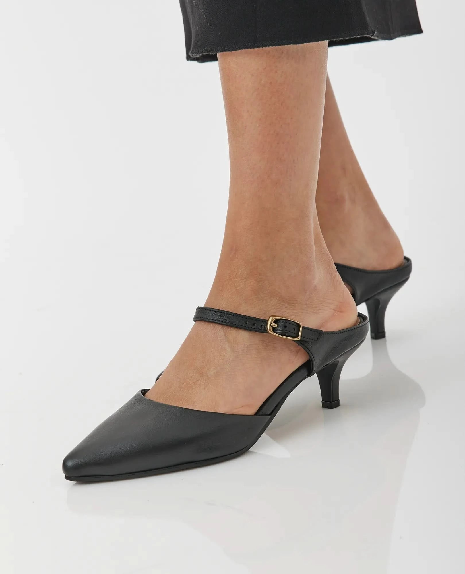 כפכפי עקב לנשים מעור איכותי דגם שיר- בחנויות ובאתר בי יוניק