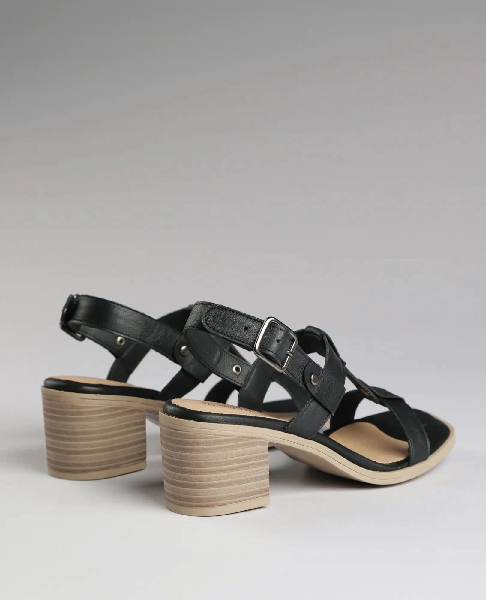 סנדלי עקב - ארת'ה - B Unique