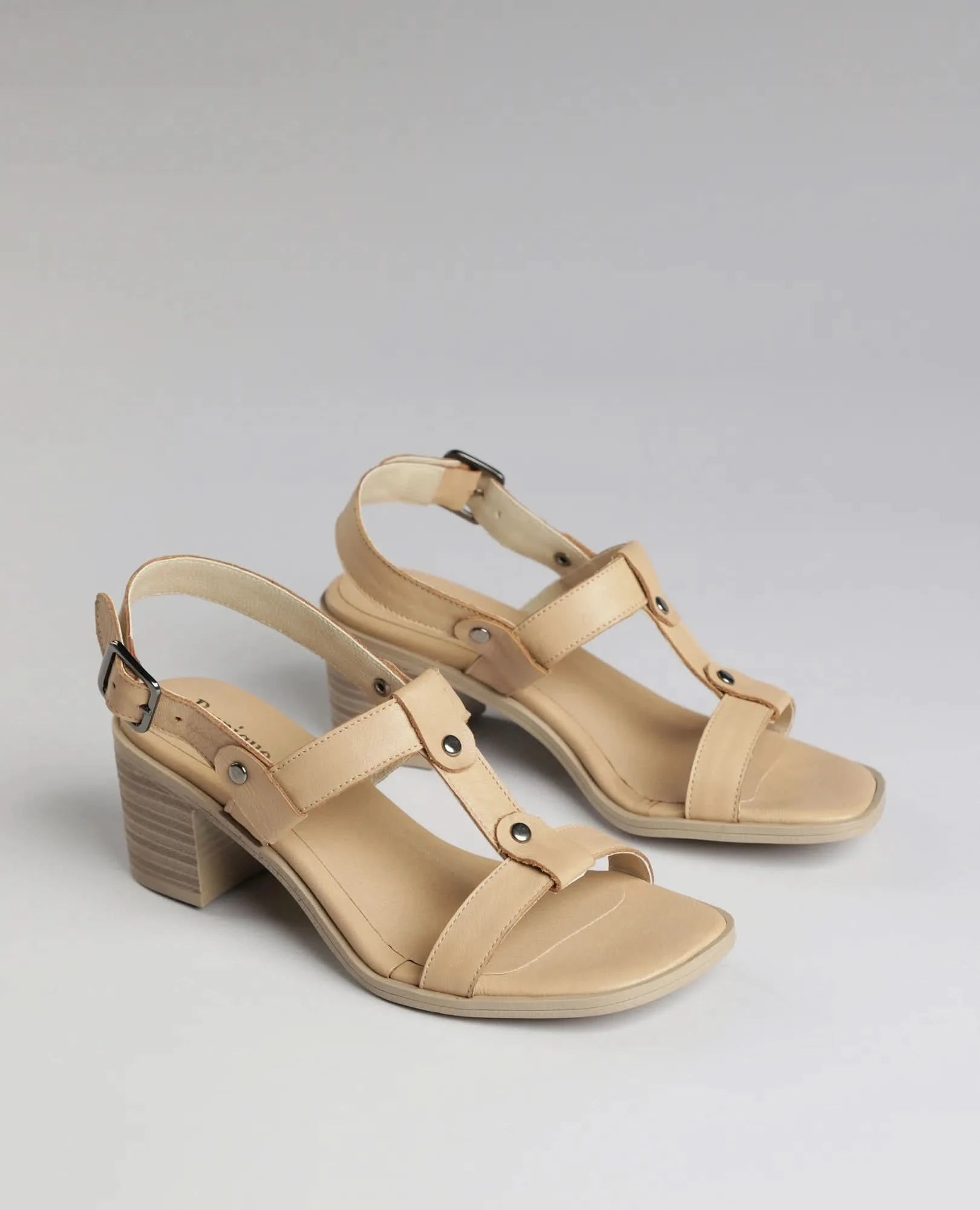 סנדלי עקב - ארת'ה - B Unique