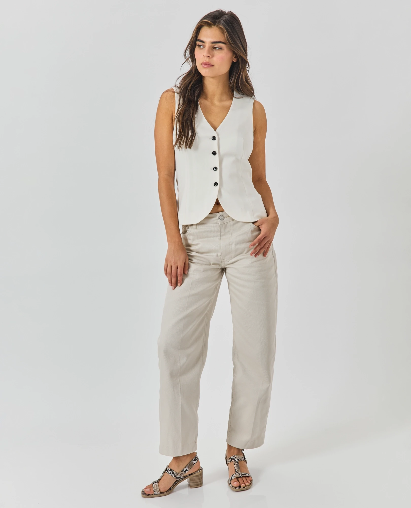 סנדלי עקב - ארת'ה - B Unique - סנדלים