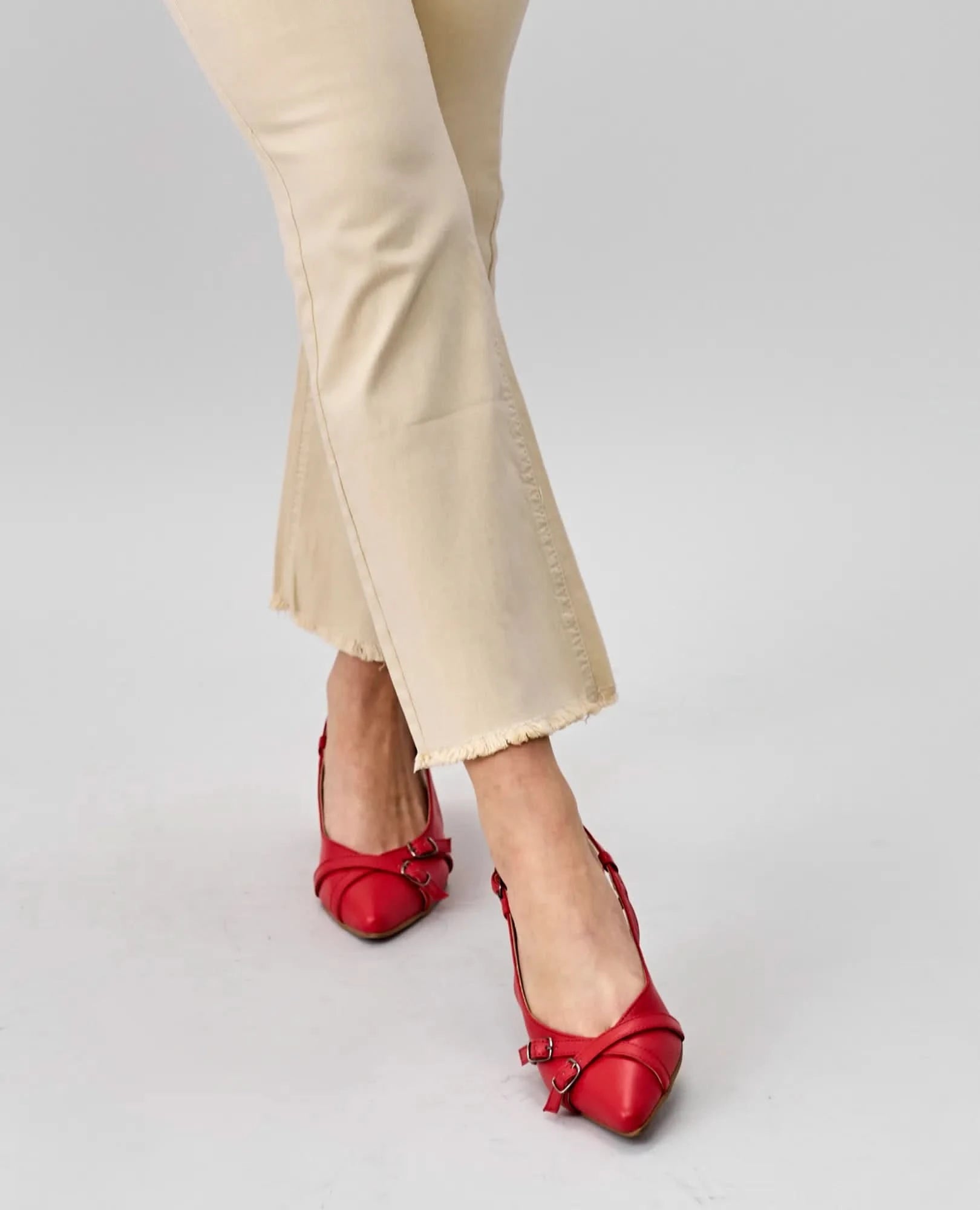 נעלי עקב שפיץ - לורן - B Unique