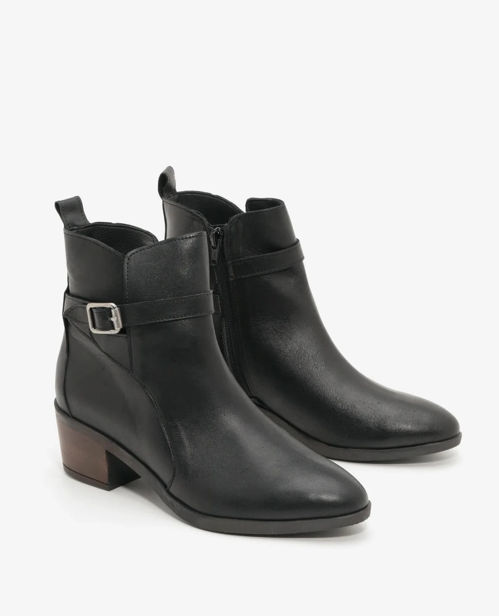 מגפוני עור איכותי עם רצועת אבזם דגם ליאור | מגפונים לנשים בי יוניק