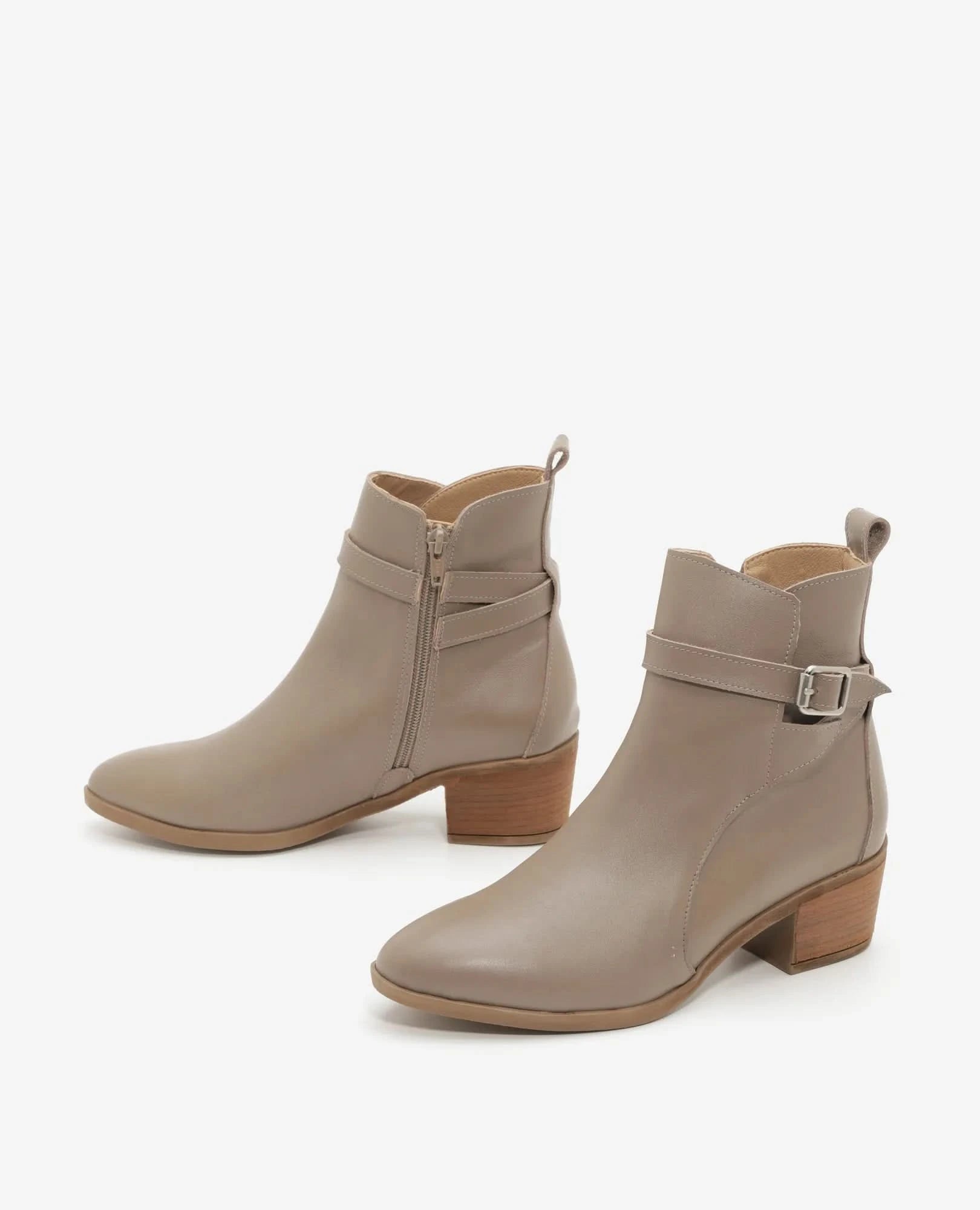 מגפוני עור איכותי עם רצועת אבזם דגם ליאור | מגפונים לנשים בי יוניק