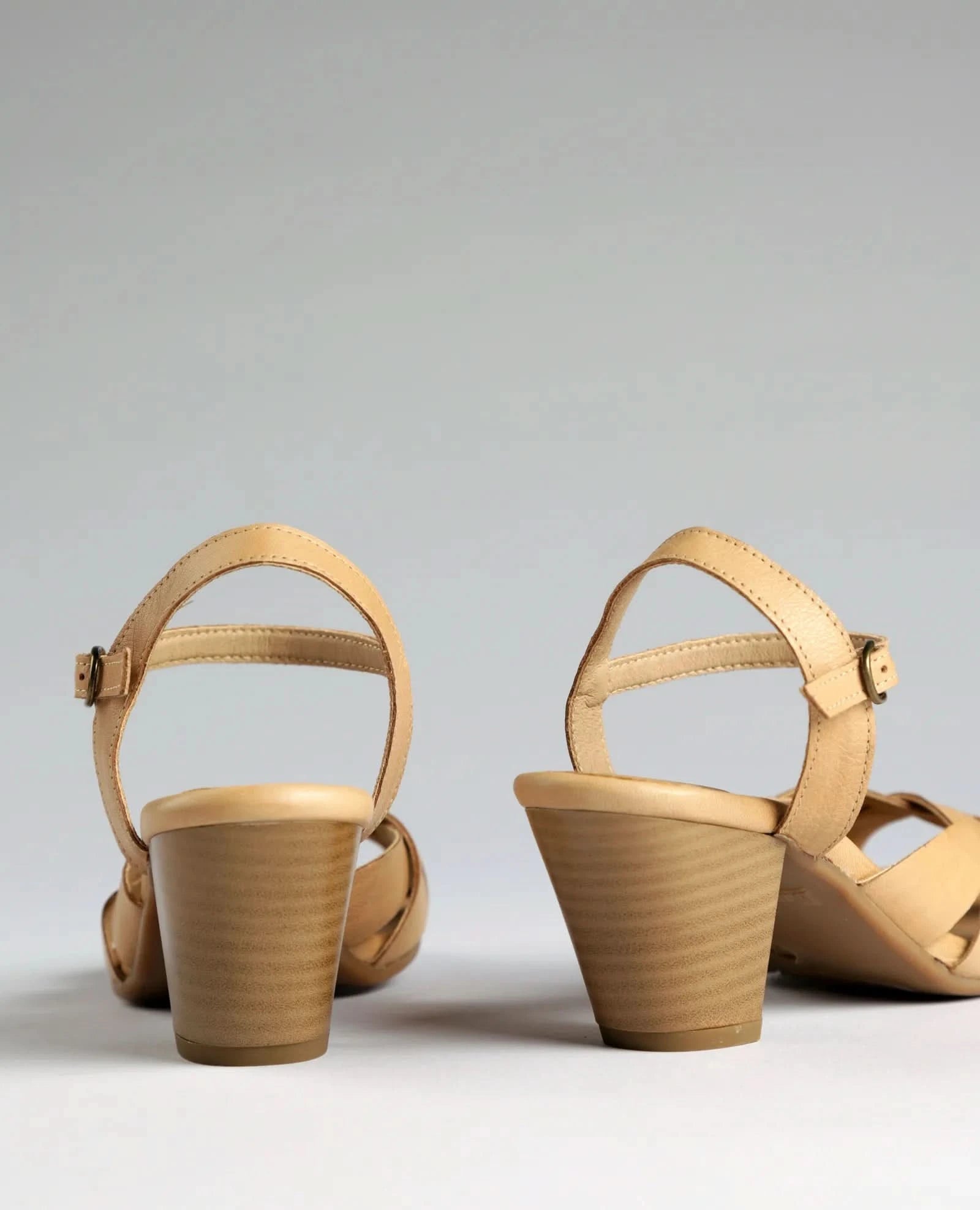 סנדל עקב- סיביל - B Unique