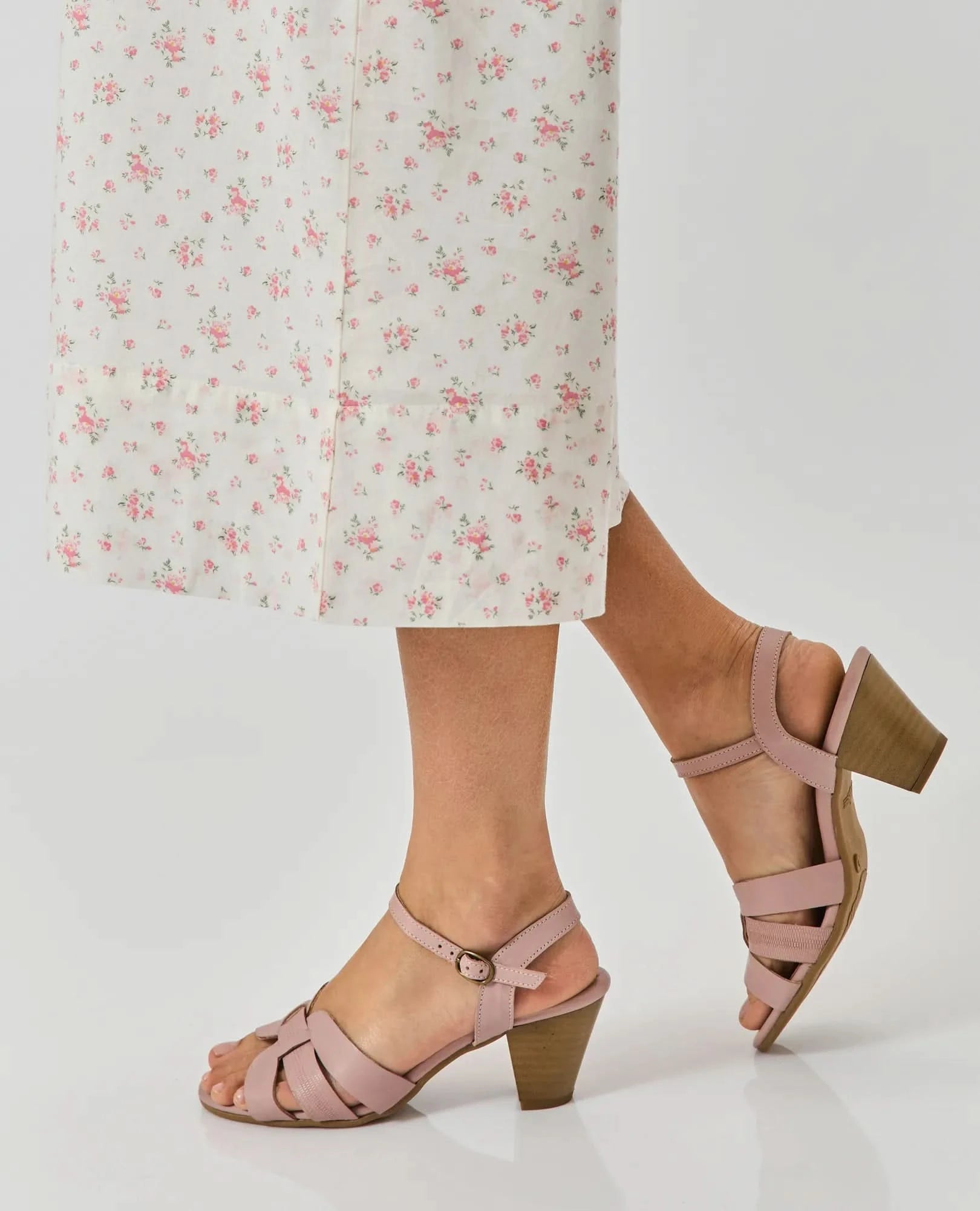 סנדלי עקב - סיגורני - B Unique - סנדלי עקב