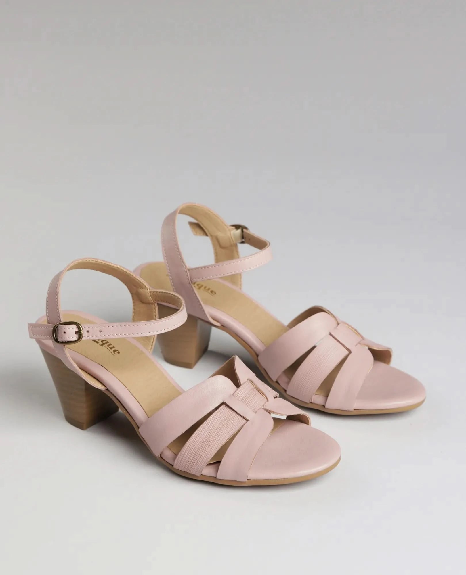 סנדלי עקב - סיגורני - B Unique