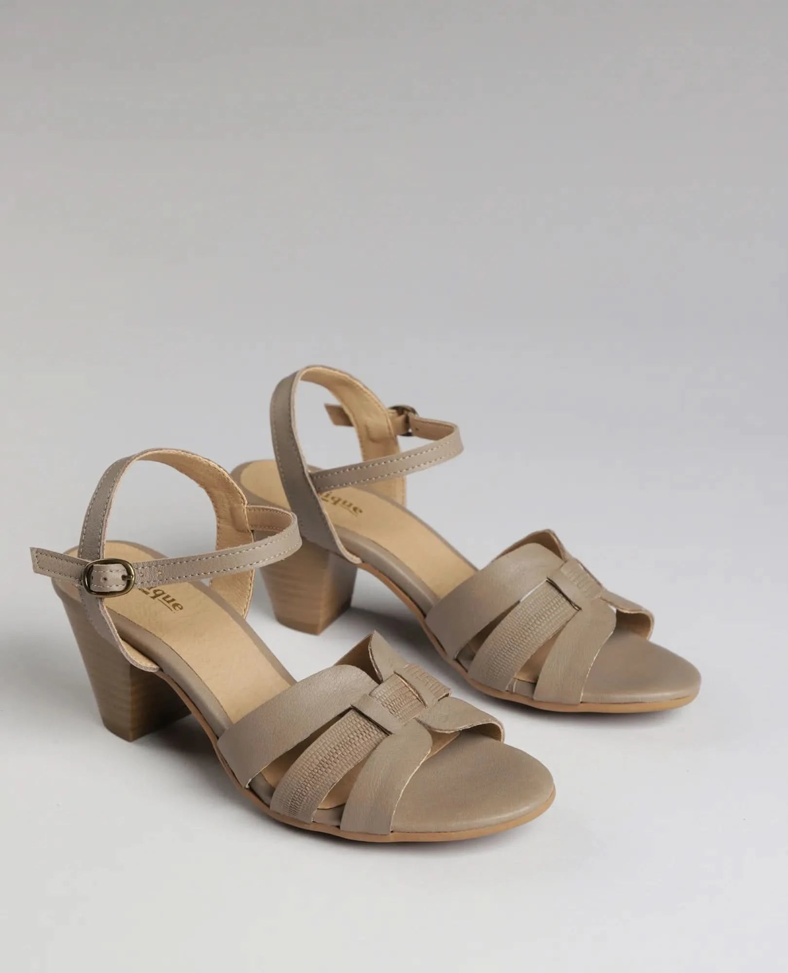 סנדלי עקב - סיגורני - B Unique