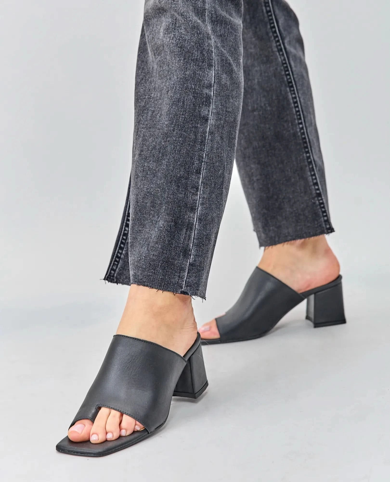 כפכפי עקב - סמנתה - B Unique