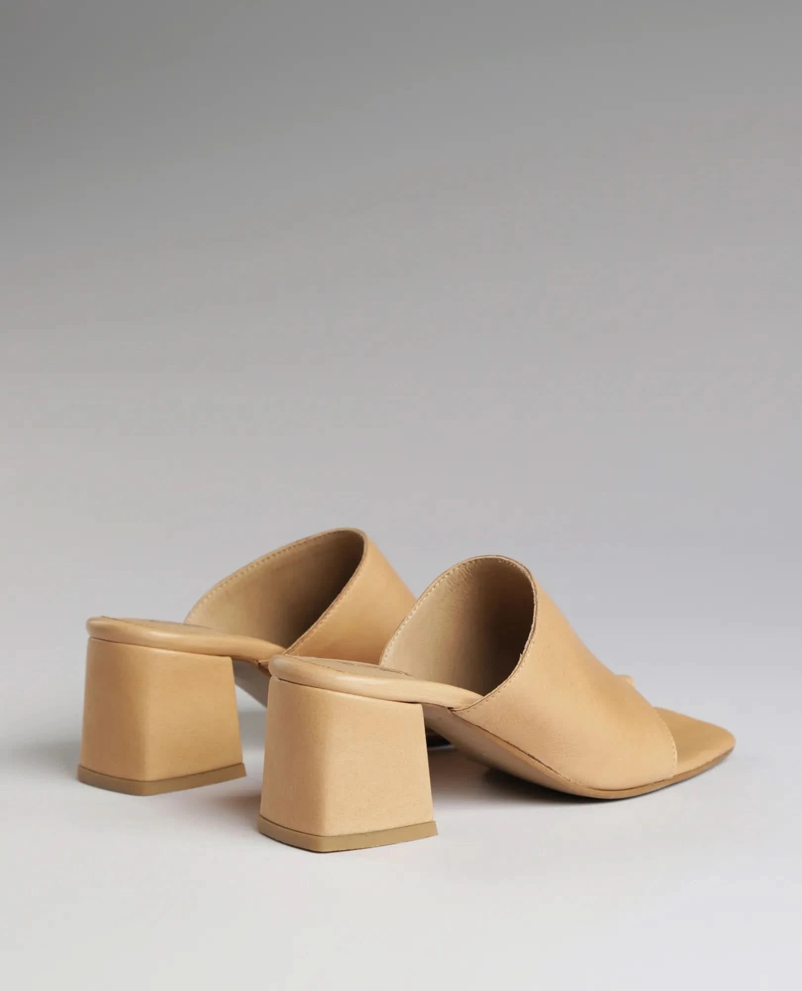 כפכפי עקב - סמנתה - B Unique