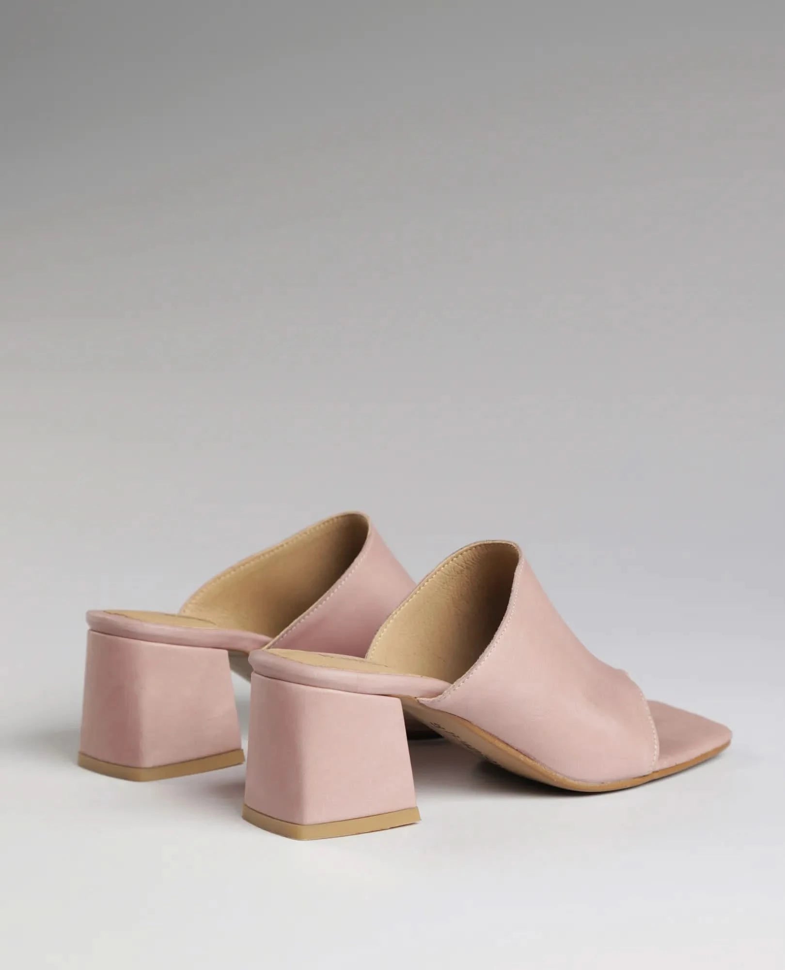 כפכפי עקב - סמנתה - B Unique