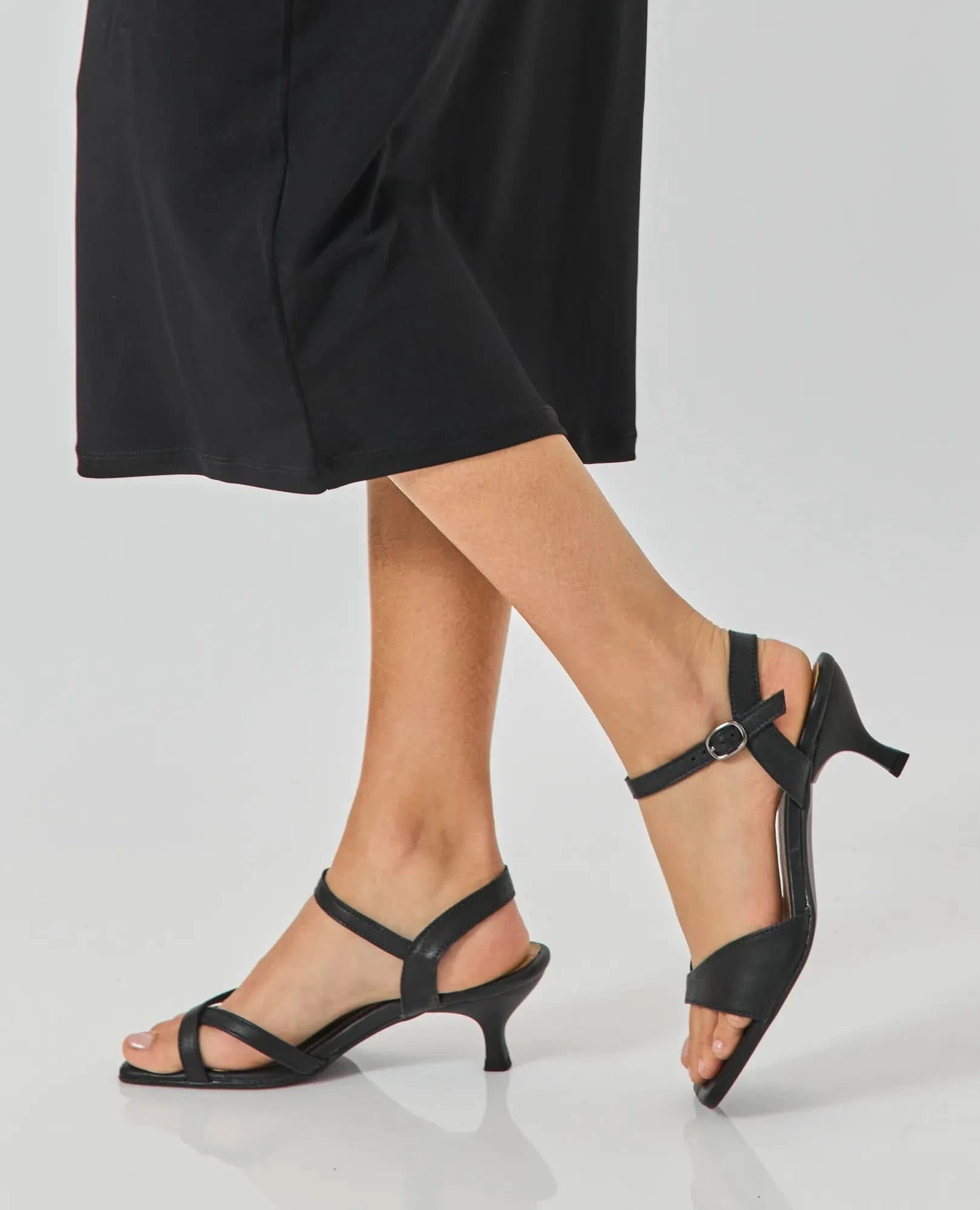 סנדלי עקב - קייט - B Unique - סנדלי עקב