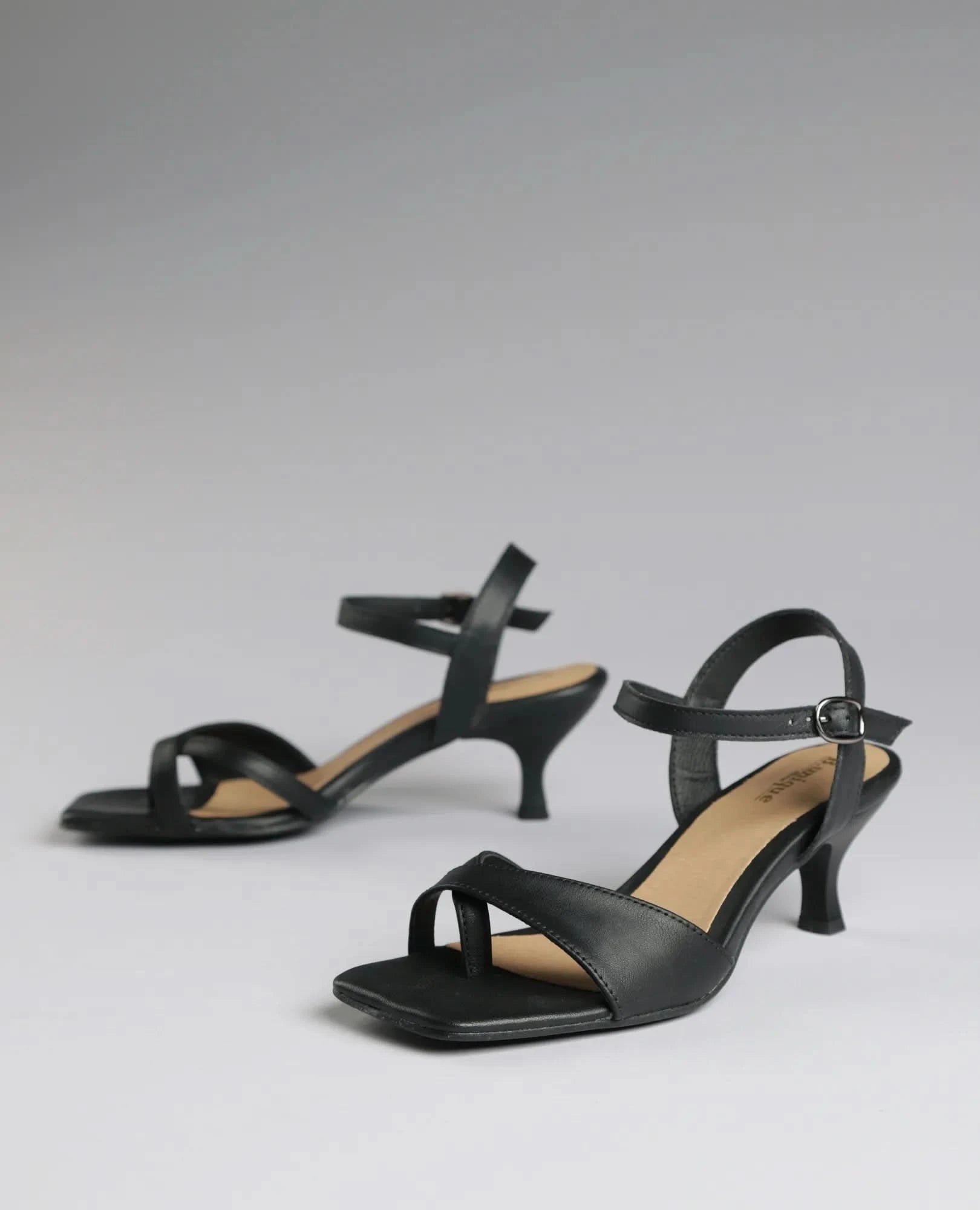 סנדלי עקב - קייט - B Unique - סנדלי עקב