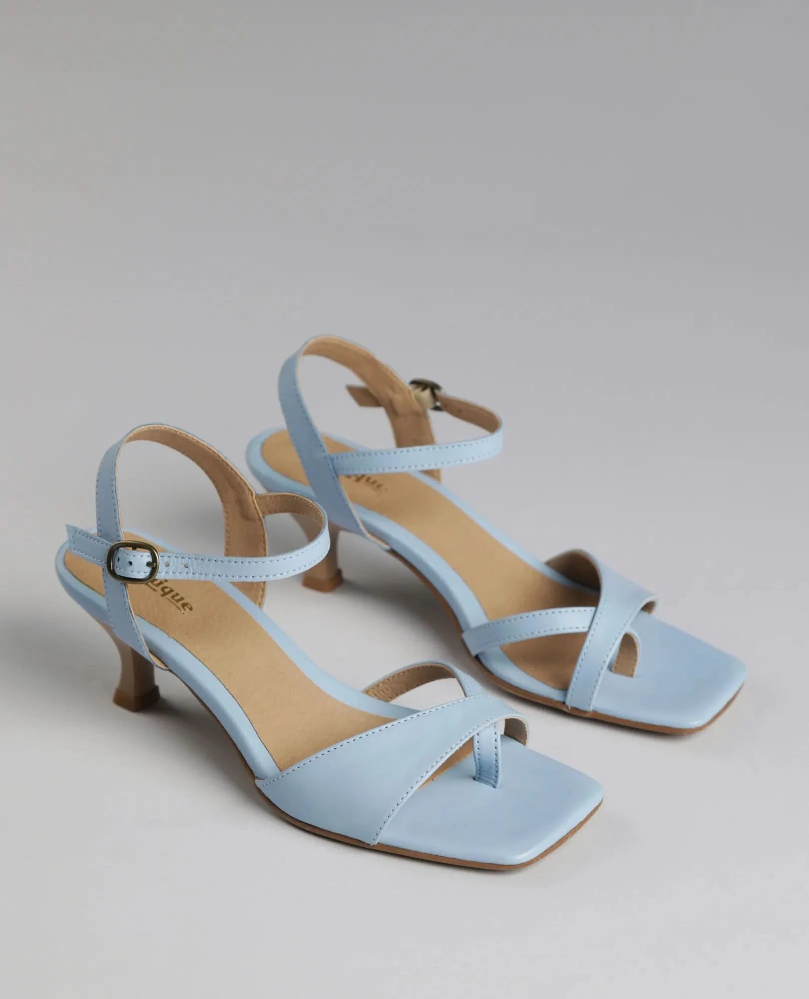 סנדלי עקב - קייט - B Unique - סנדלי עקב