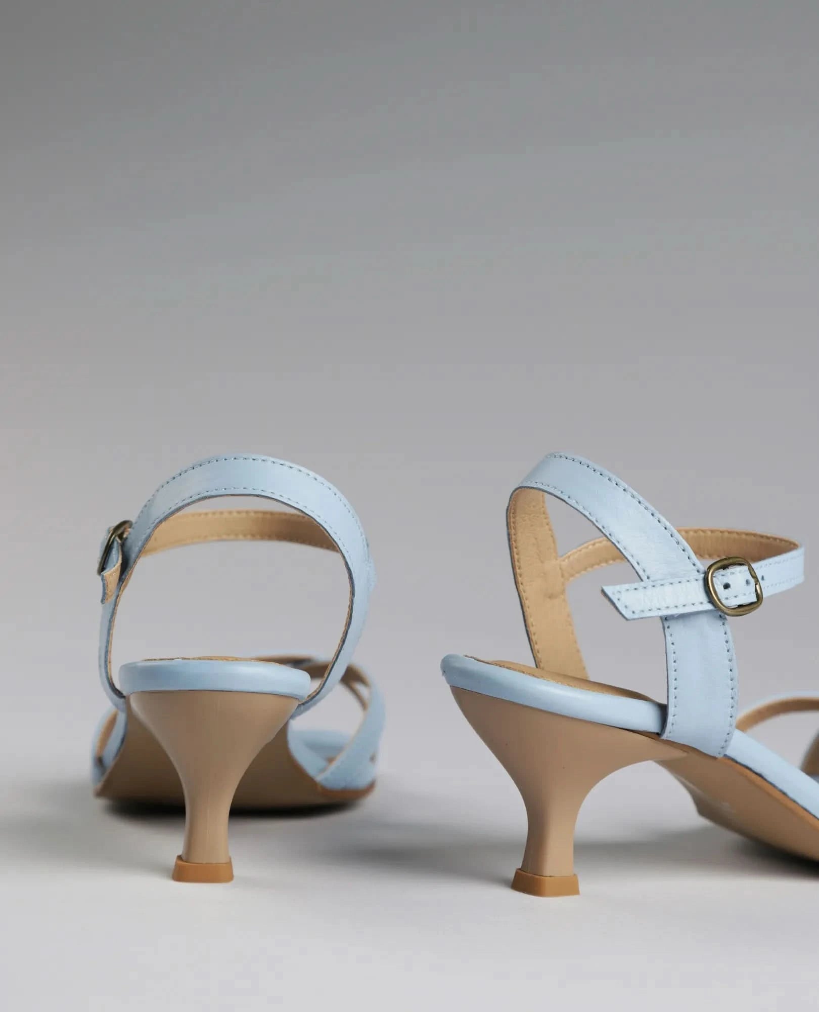 סנדלי עקב - קייט - B Unique - סנדלי עקב