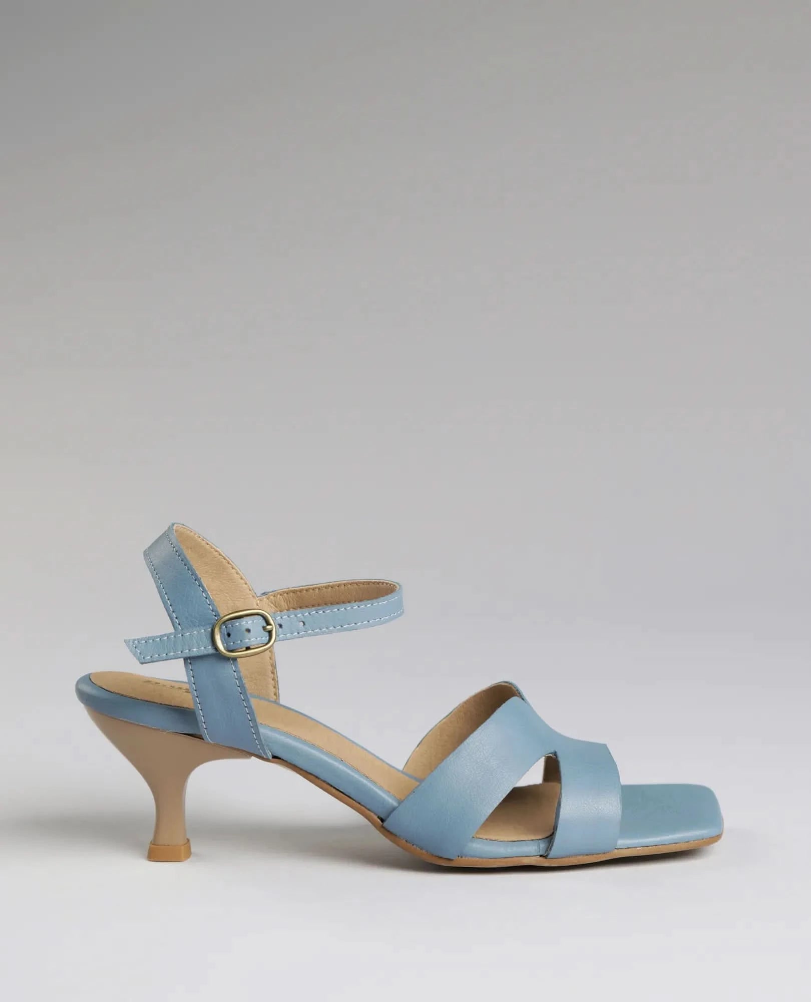 סנדלי עקב - קלרה - B Unique