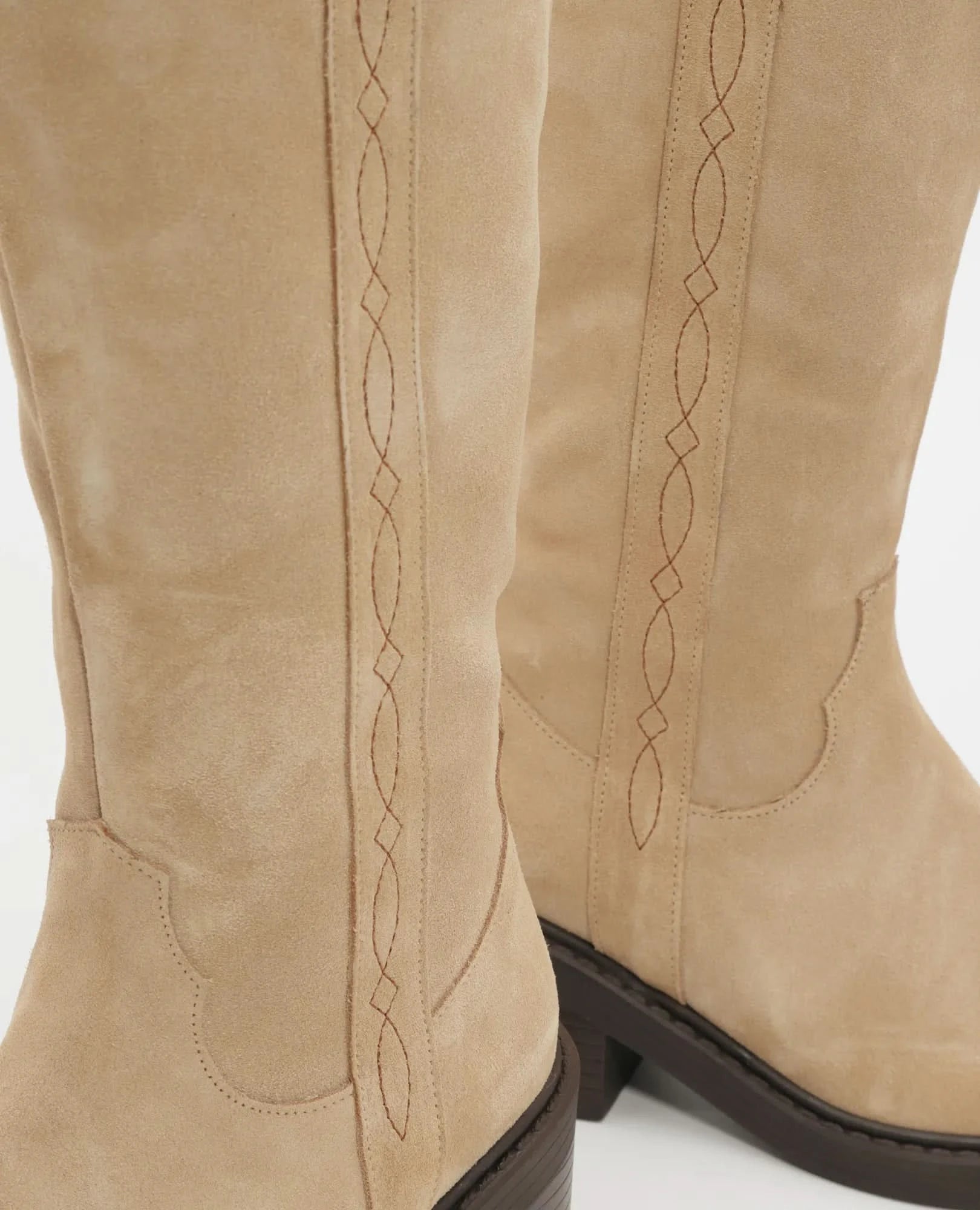 מגפיים קלאסיים מעור זמש איכותי דגם פאולה | מגפיים לנשים בי יוניק