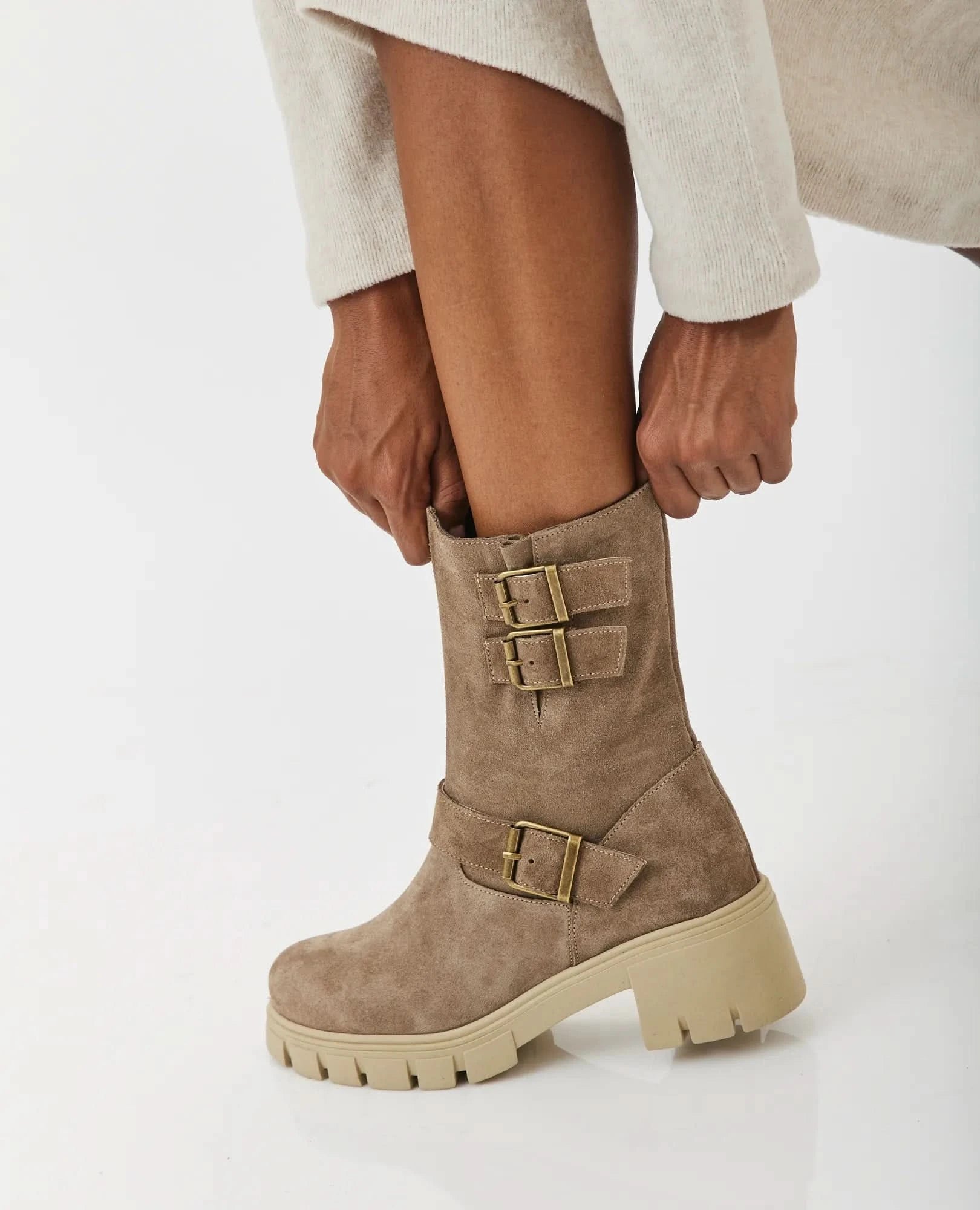 מגפוני טרקטור לנשים דגם סברינה | מגפונים לנשים | בי יוניק