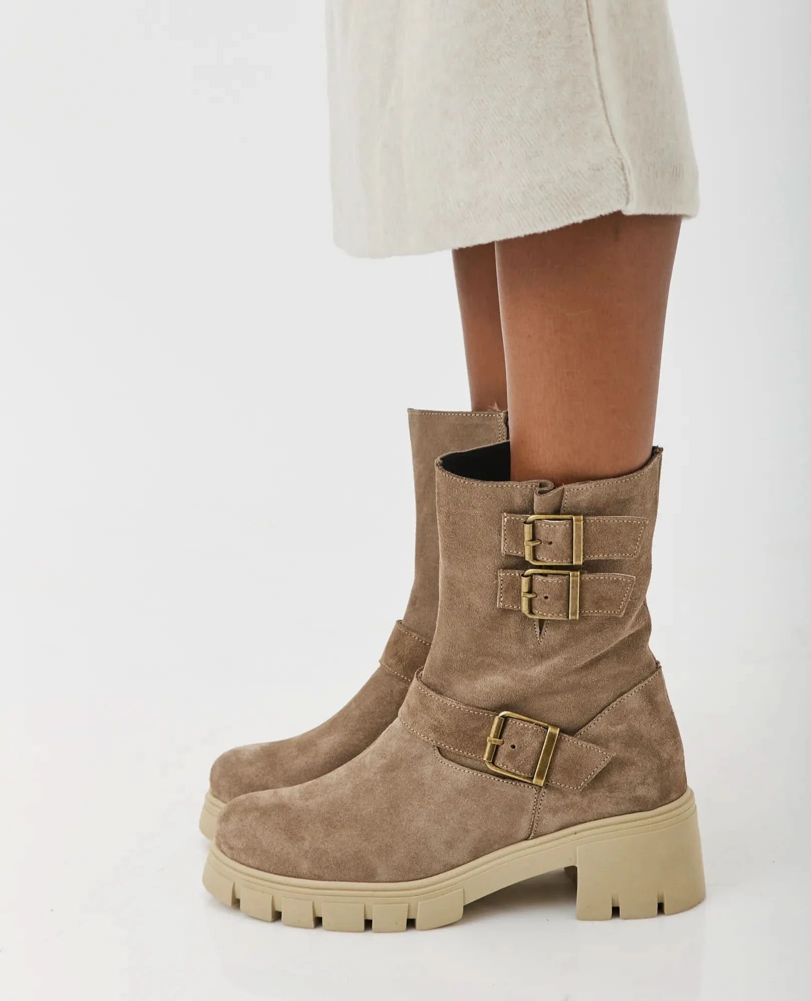 מגפוני טרקטור לנשים דגם סברינה | מגפונים לנשים | בי יוניק