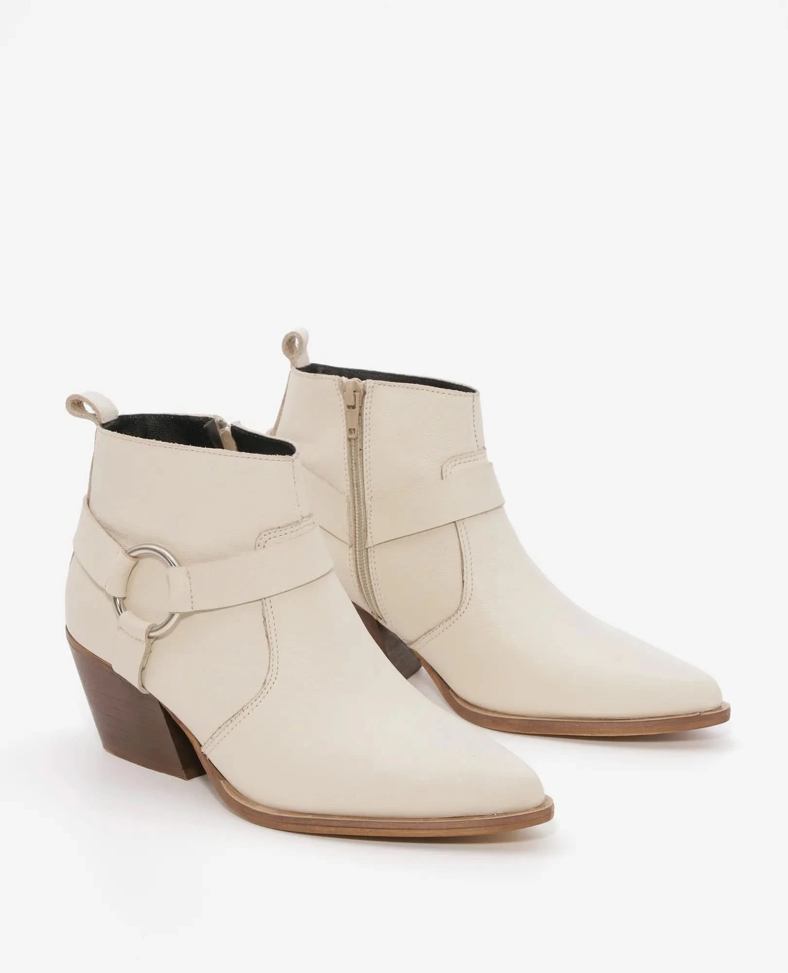 מגפוני עור בסגנון בוקרים דגם סופיה | מגפונים לנשים בי יוניק